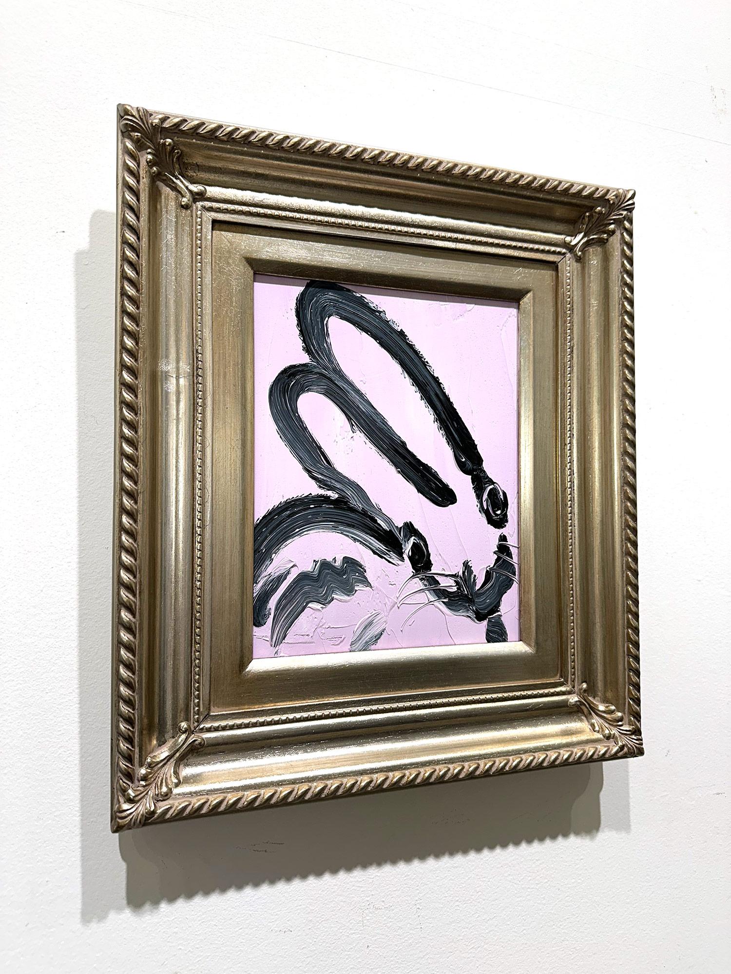 „Benson“ Schwarzer Hase auf hellem, lavendelfarbenem Hintergrund, Ölgemälde auf Holzplatte im Angebot 10