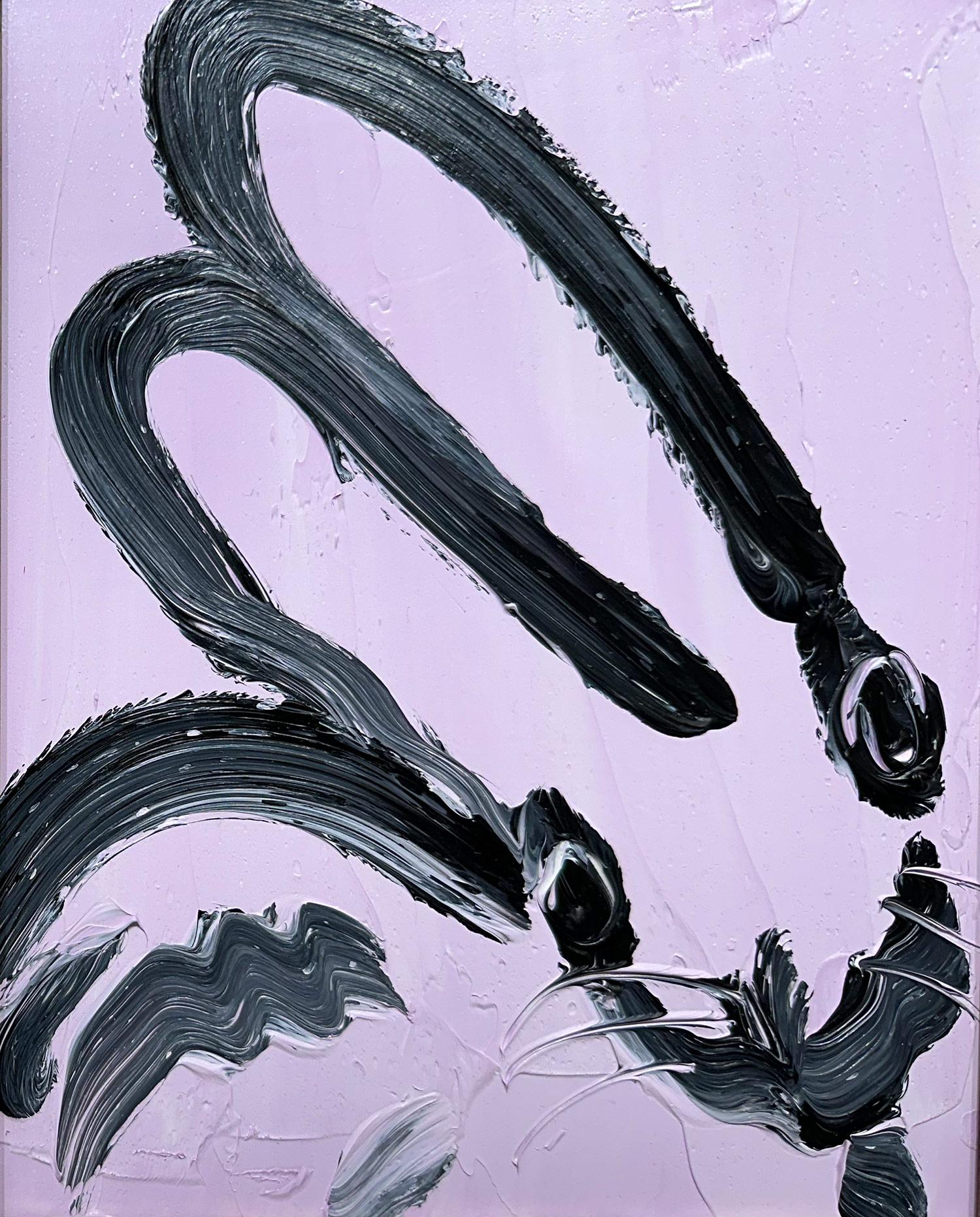 „Benson“ Schwarzer Hase auf hellem, lavendelfarbenem Hintergrund, Ölgemälde auf Holzplatte (Neue Wilde), Painting, von Hunt Slonem