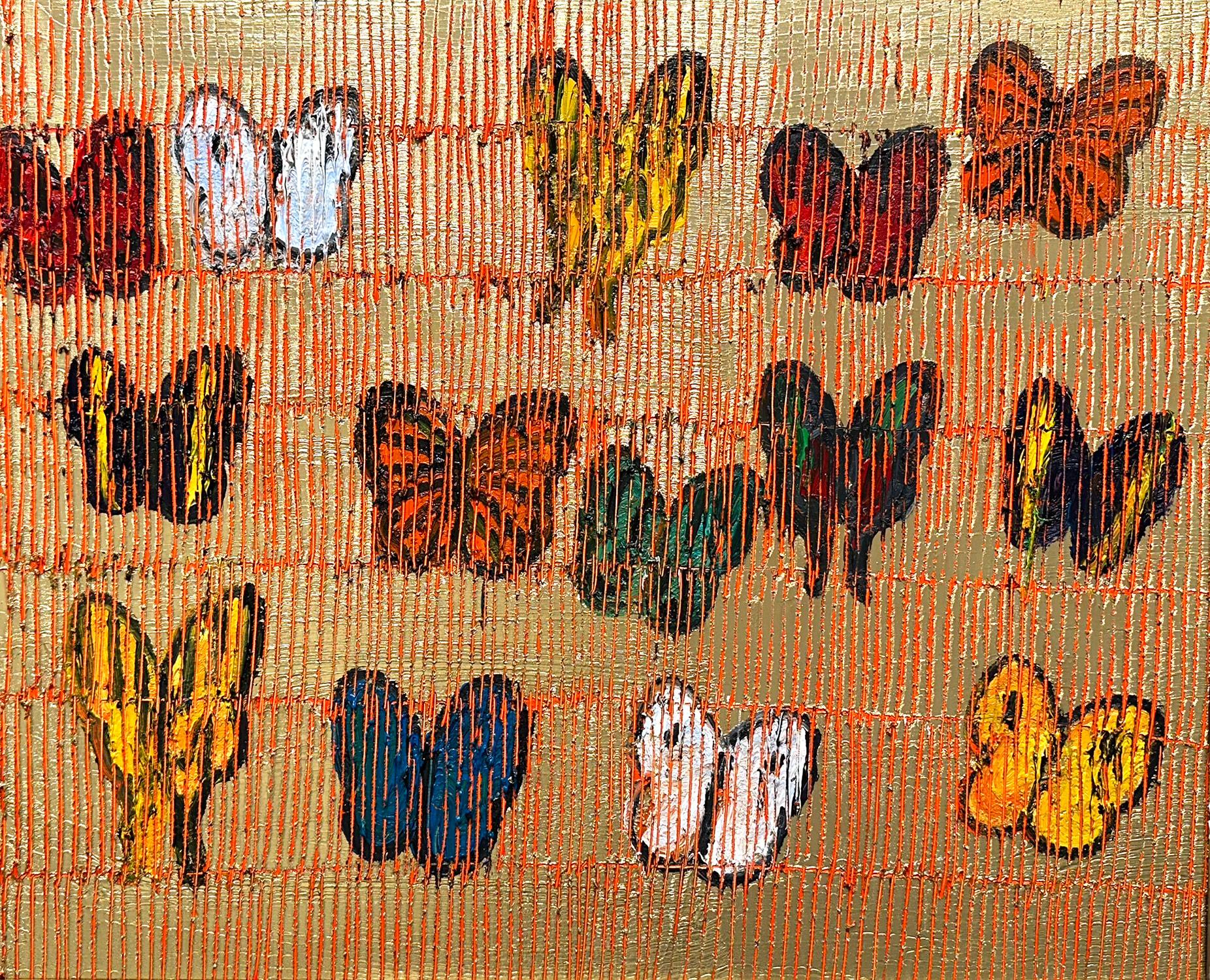 „Schmetterlinge“ Mehrfarbige Schmetterlinge auf Brillantgold mit antikem Rahmen aus Gold – Painting von Hunt Slonem