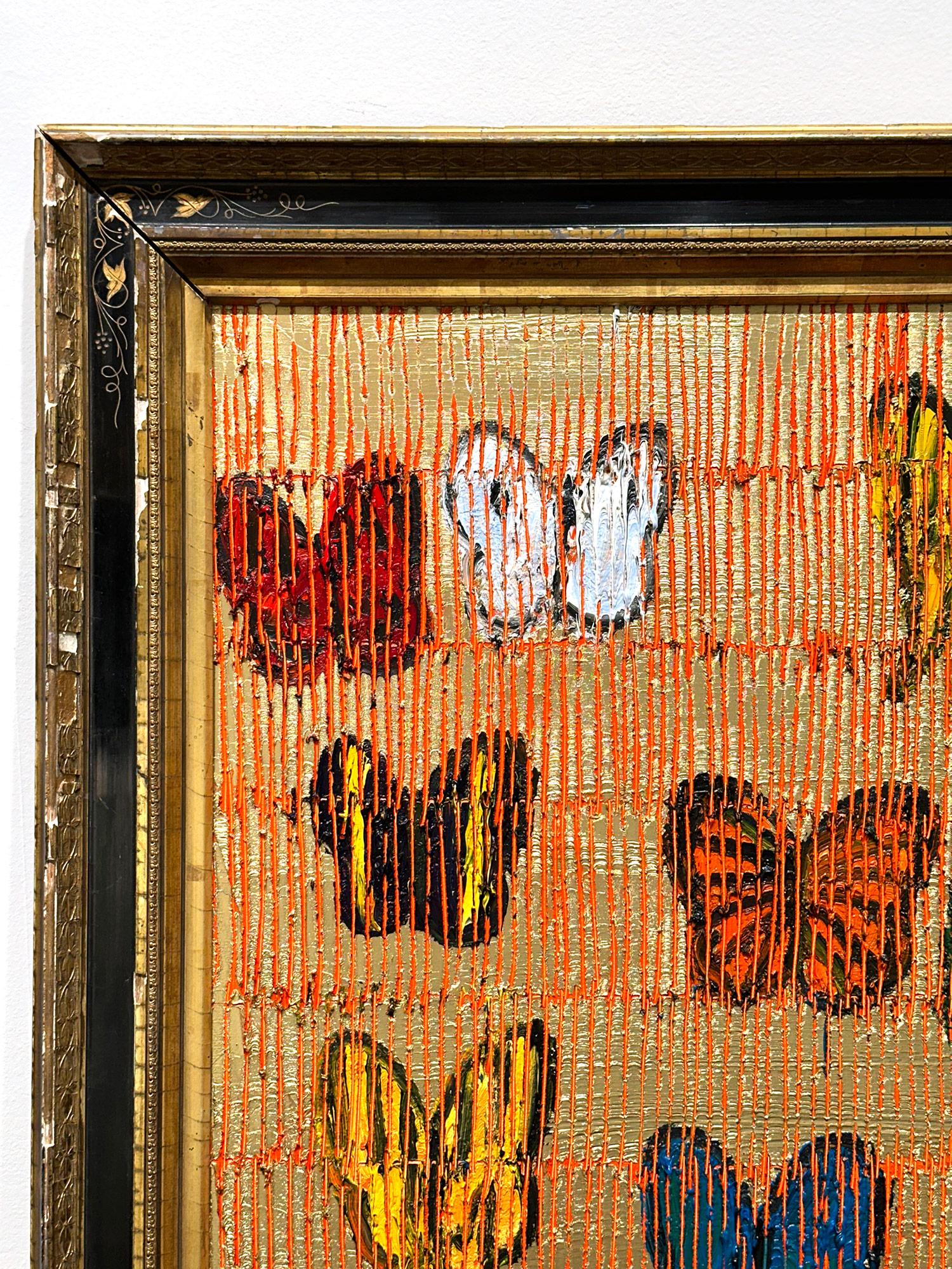 „Schmetterlinge“ Mehrfarbige Schmetterlinge auf Brillantgold mit antikem Rahmen aus Gold (Neue Wilde), Painting, von Hunt Slonem
