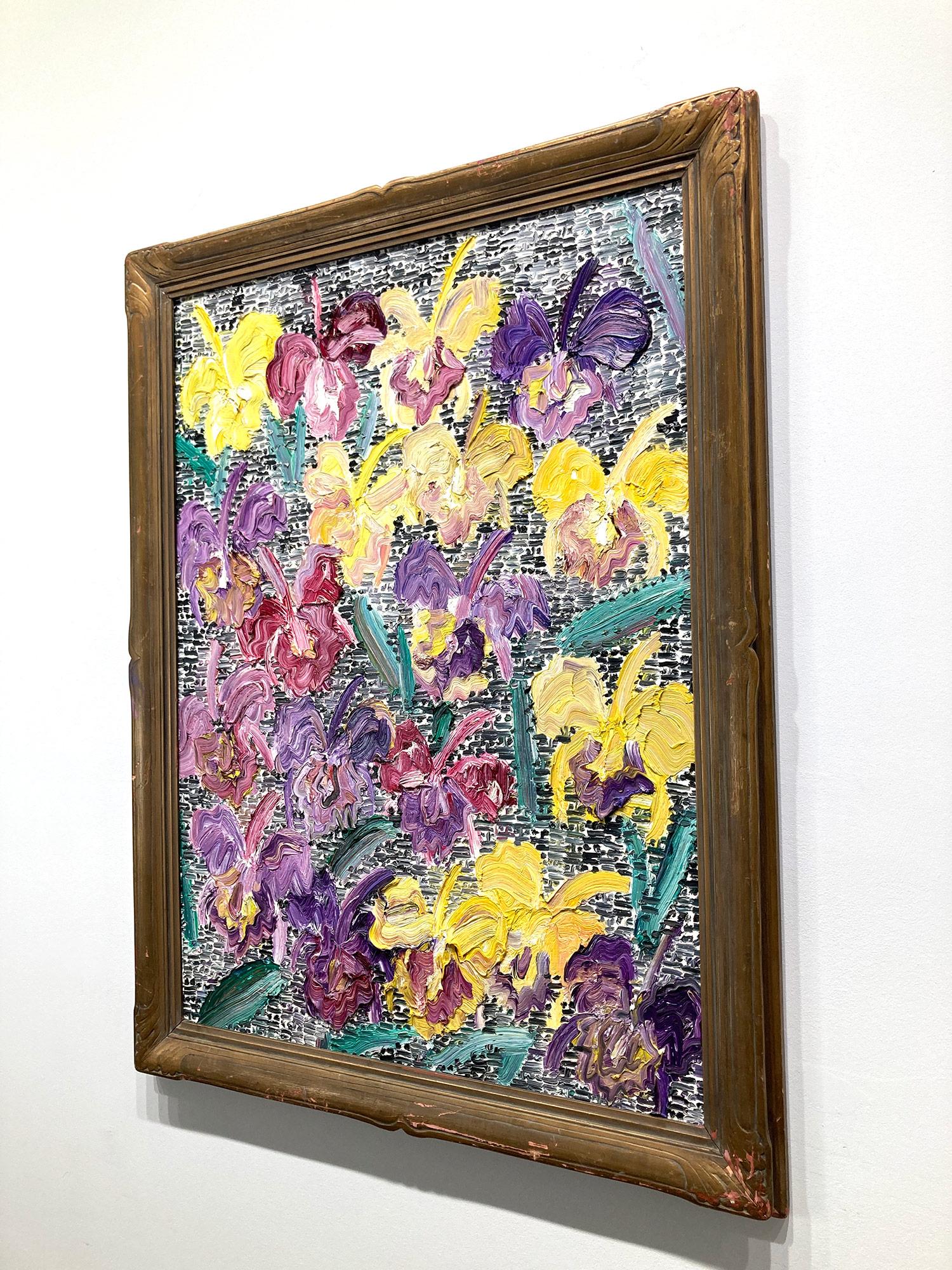 „Catelayas“ Gelbe & lila Blumen auf schwarzer und weißer Guardian-Oberfläche, Gemälde im Angebot 9