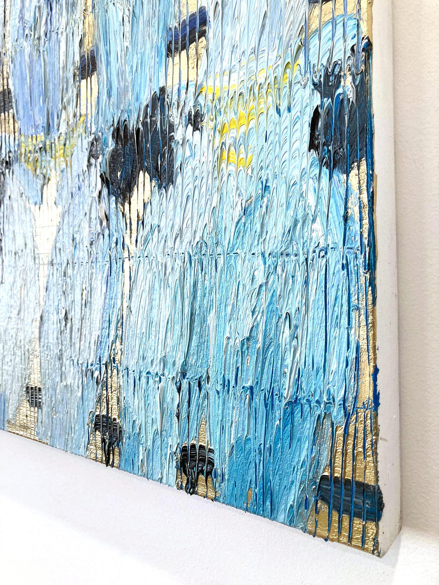 „Cockatoo Whisper Divine“ Weißer und blauer Cockatoos mit goldenem Hintergrund auf Leinwand im Angebot 10