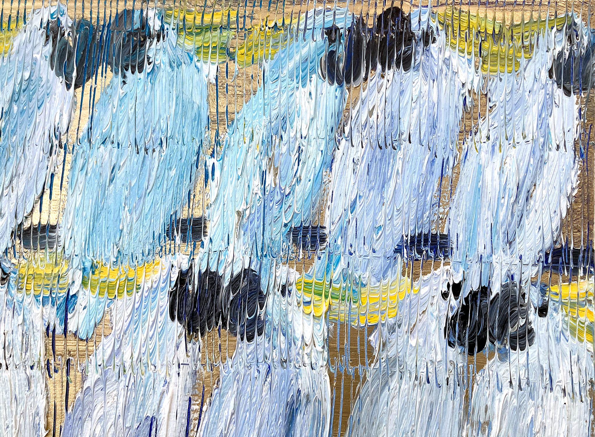 „Cockatoo Whisper Divine“ Weißer und blauer Cockatoos mit goldenem Hintergrund auf Leinwand (Neue Wilde), Painting, von Hunt Slonem