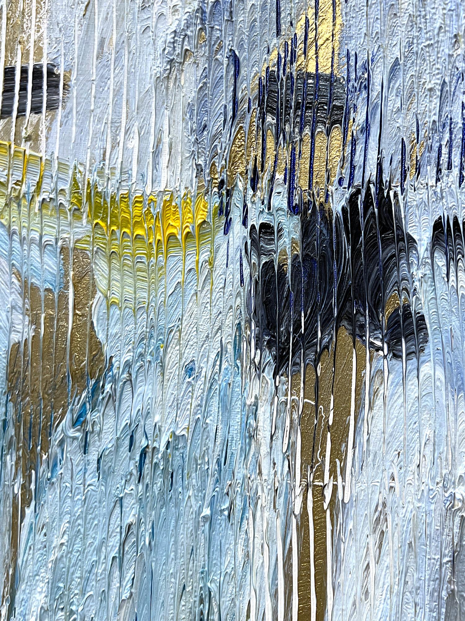 „Cockatoo Whisper“ Weißer und blauer Cockatoos mit goldenem Hintergrund auf Leinwand im Angebot 6