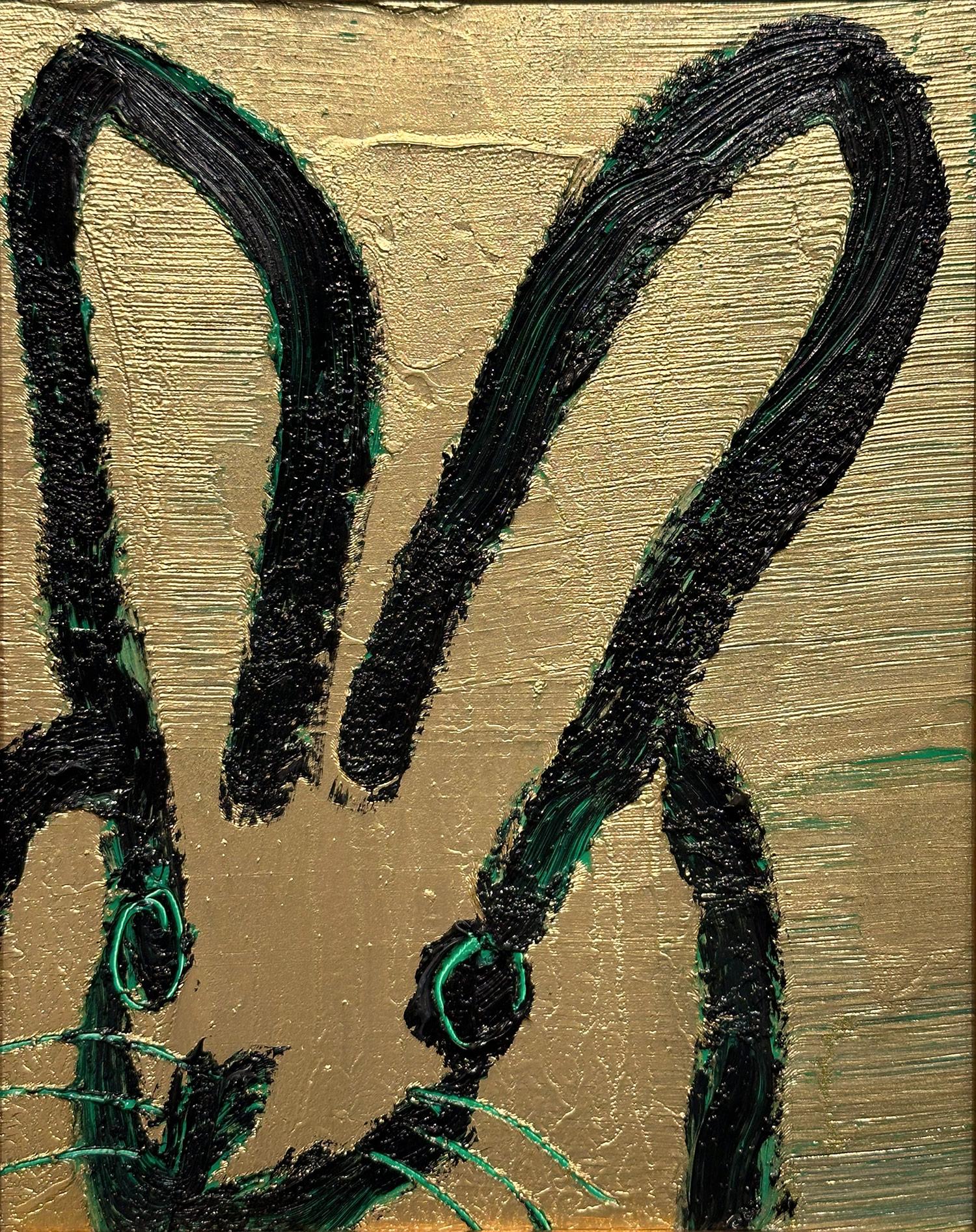 Schwarzer Hase „Edgar“ auf goldenem Hintergrund mit Limonengrünen Akzenten und Wandleuchter  – Painting von Hunt Slonem