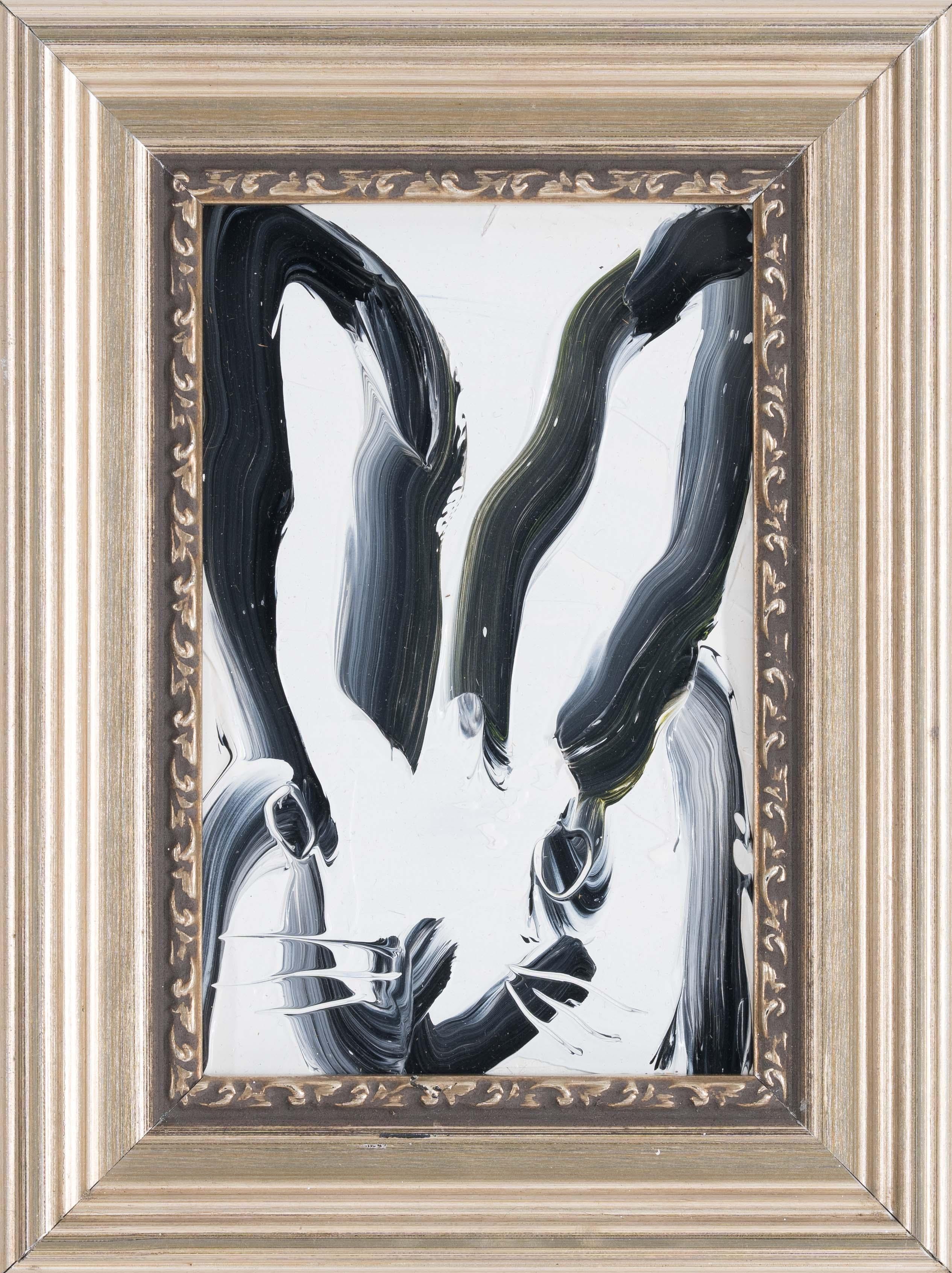 Hunt Slonem Conejito "Escocés" Contorno Negro sobre Fondo Blanco
Un solo conejo gesticulando en negro sobre fondo blanco en un marco vintage

Sin enmarcar: 6 x 4 pulgadas
Enmarcado: 8,5 x 6,5 pulgadas
*La pintura está enmarcada - Ten en cuenta que