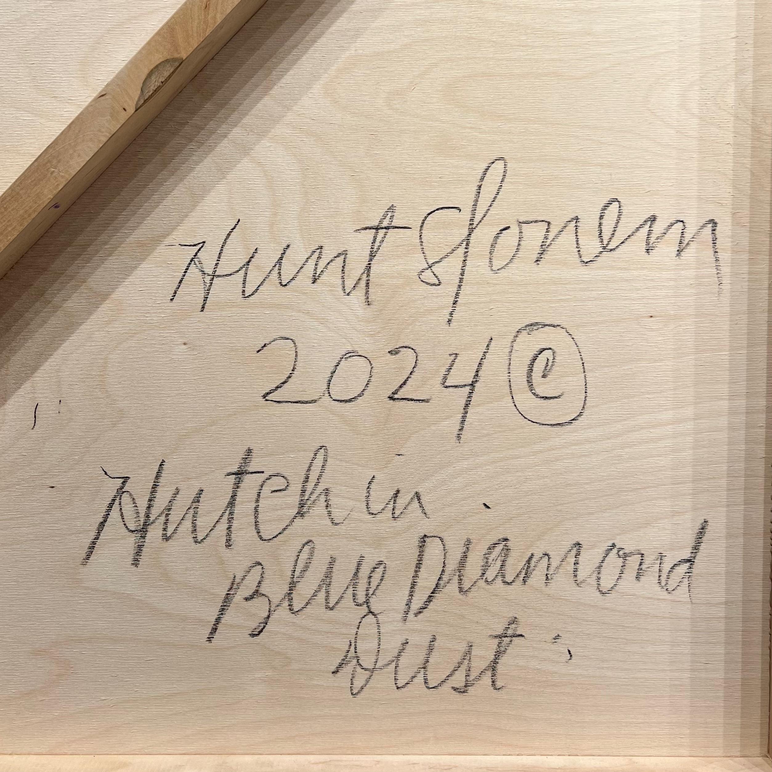 'Hutch in Diamond Dust' Pittura a olio unica con polvere di diamanti, 2024 3