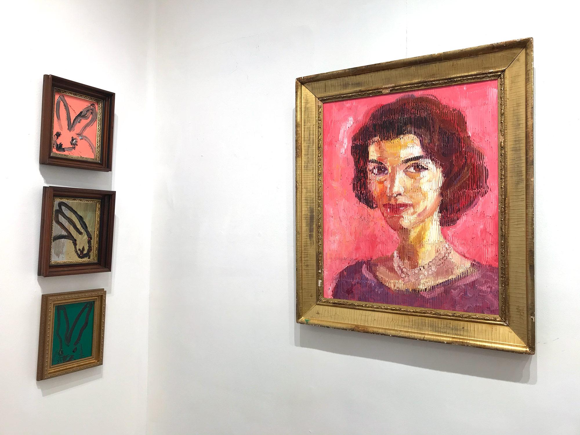 Neo-Expressionistisches Ölgemälde „Jackie Kennedy“ mit rosa Hintergrund auf Holzplatte 7