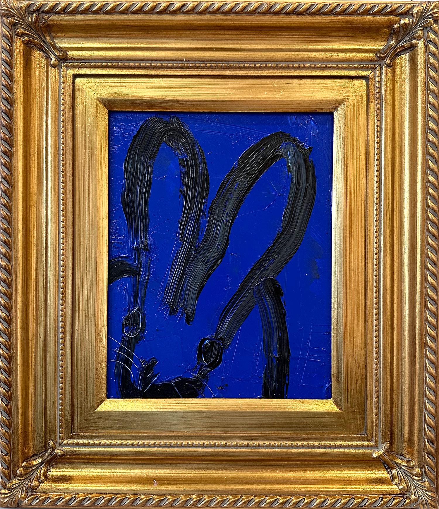 Hunt Slonem Animal Painting – „Midnight“ Schwarzer, outlineierter Bunny auf dunkelblauem Hintergrund, Öl auf Holzplatte