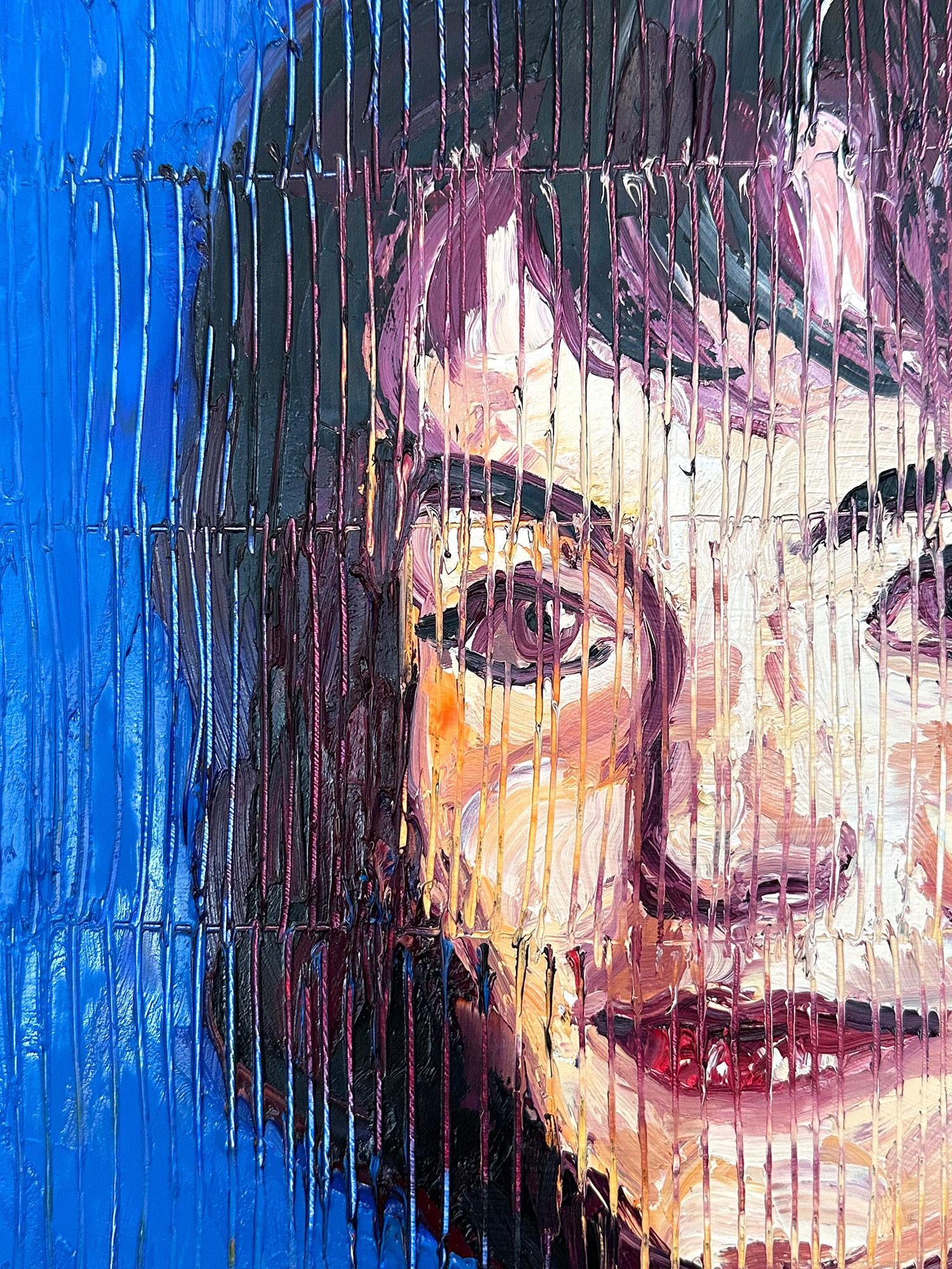 Eine wunderbare Komposition eines der ikonischsten Sujets von Slonem: Mrs. Kennedy. Der dicke Farbauftrag ist deutlich zu erkennen, wenn er Schicht für Schicht kobaltblaue Ölfarbe mit Kreuzschraffuren aufträgt. Das Gemälde ist auf der Rückseite