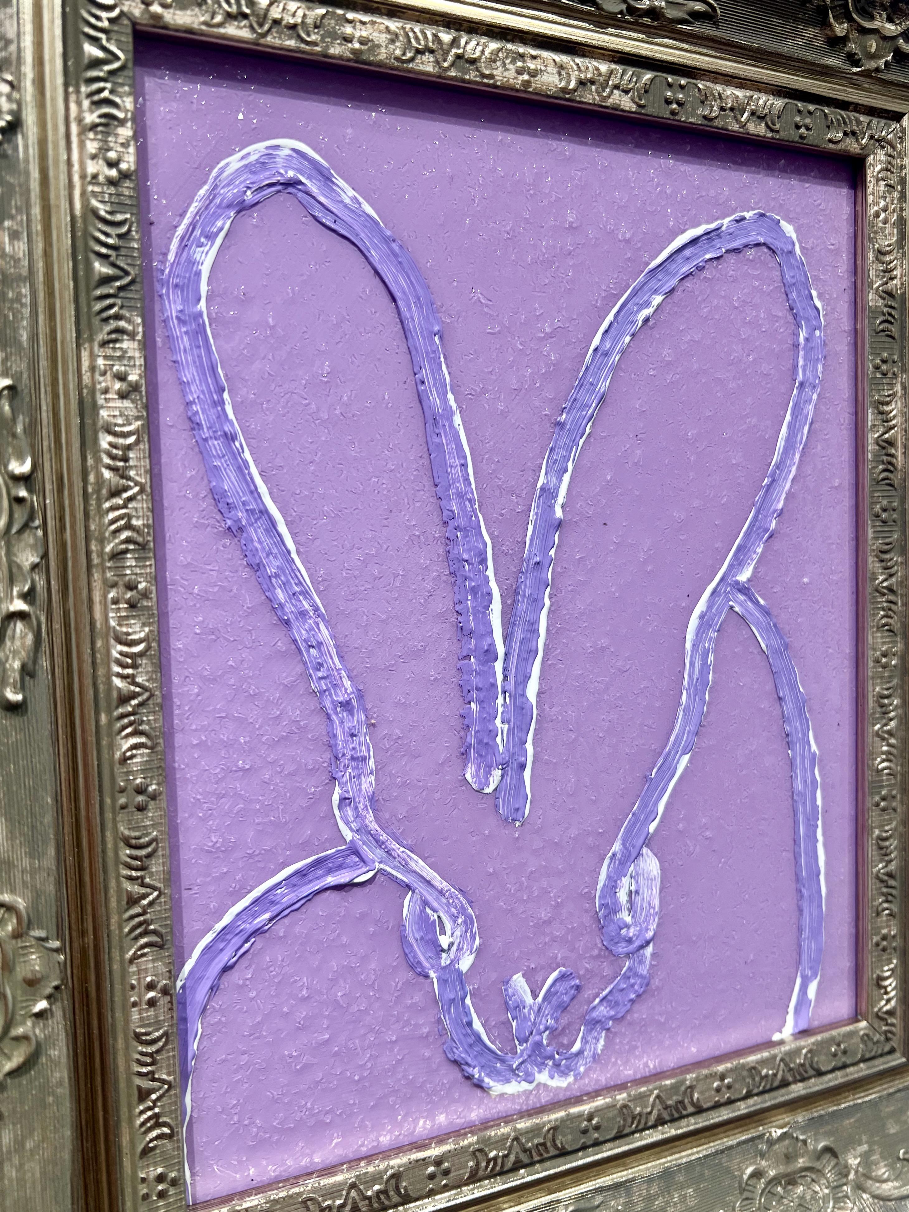 Opere d'arte originali e uniche di Hunt Slonem.
Olio e acrilico con polvere di diamante su legno
Coniglietto viola, contorno bianco

Il dipinto è incorniciato, come si vede nelle immagini.
Firmato Verso

Tieni presente che i quadri Hunt Slonem con