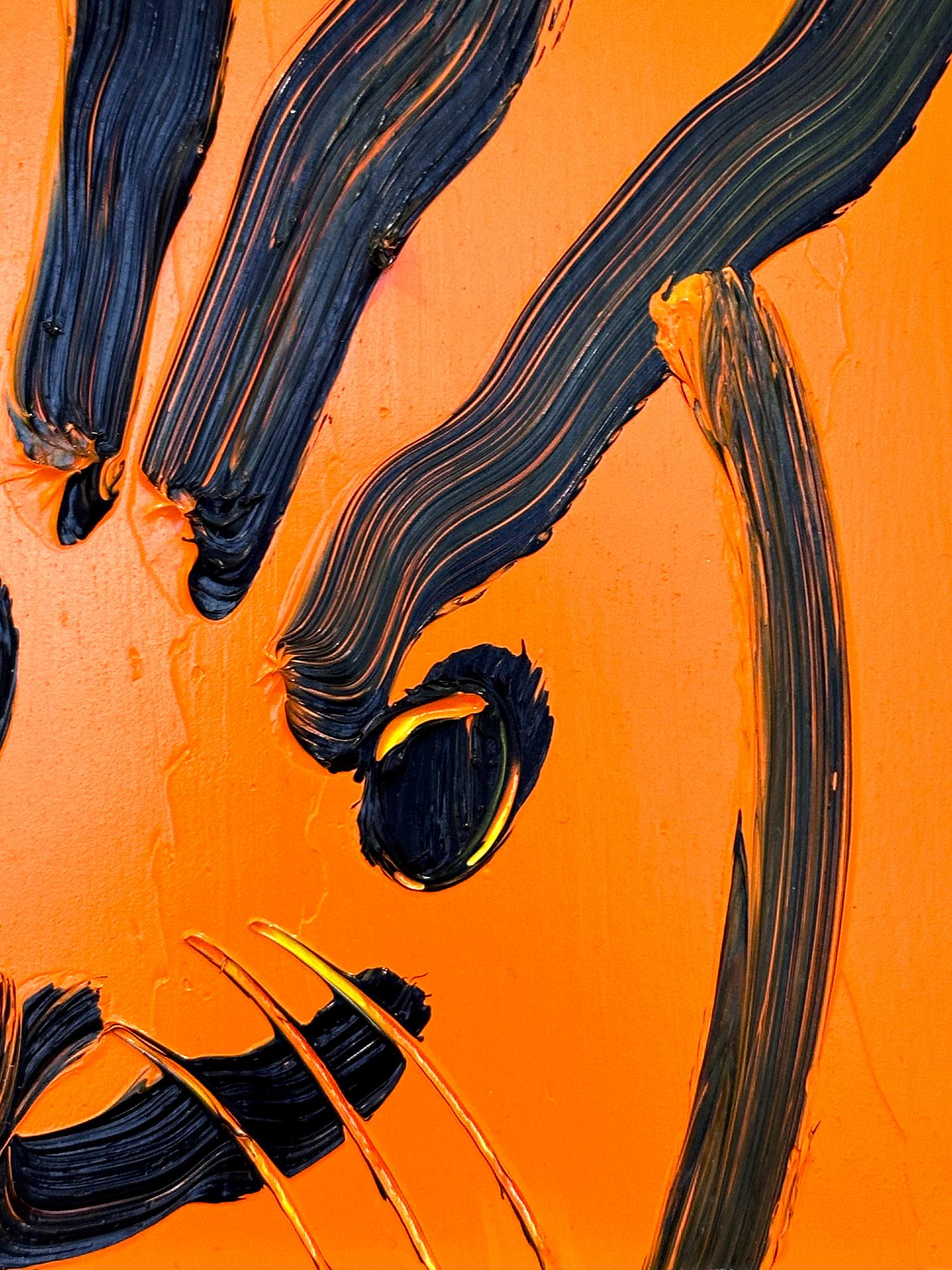Eine wunderbare Komposition eines der ikonischsten Themen von Slonem, nämlich Hasen. Dieses Werk zeigt eine gestische Figur eines schwarzen Hasen auf einem mandarinenfarbenen Hintergrund mit dick aufgetragener Farbe. Es ist in einem wunderschönen