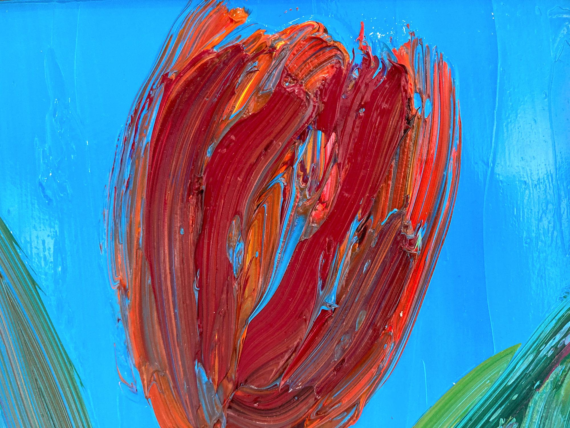 « Pink Stem », tulipe rouge sur fond bleu céruléen clair, peinture à l'huile encadrée - Néo-expressionnisme Painting par Hunt Slonem