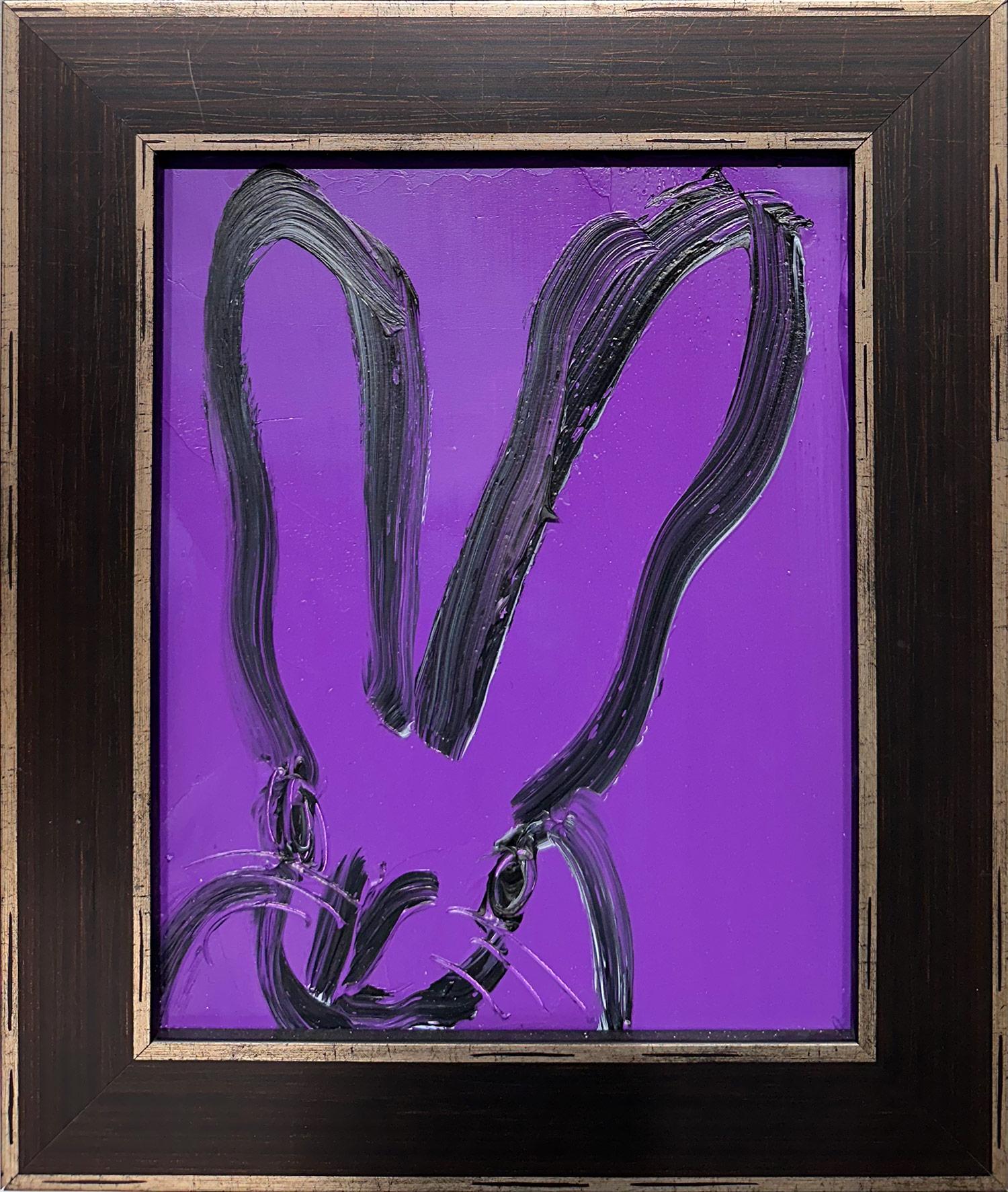 „Purple Mist“ Schwarzer Hase auf lila Hintergrund, Ölgemälde auf Holzplatte