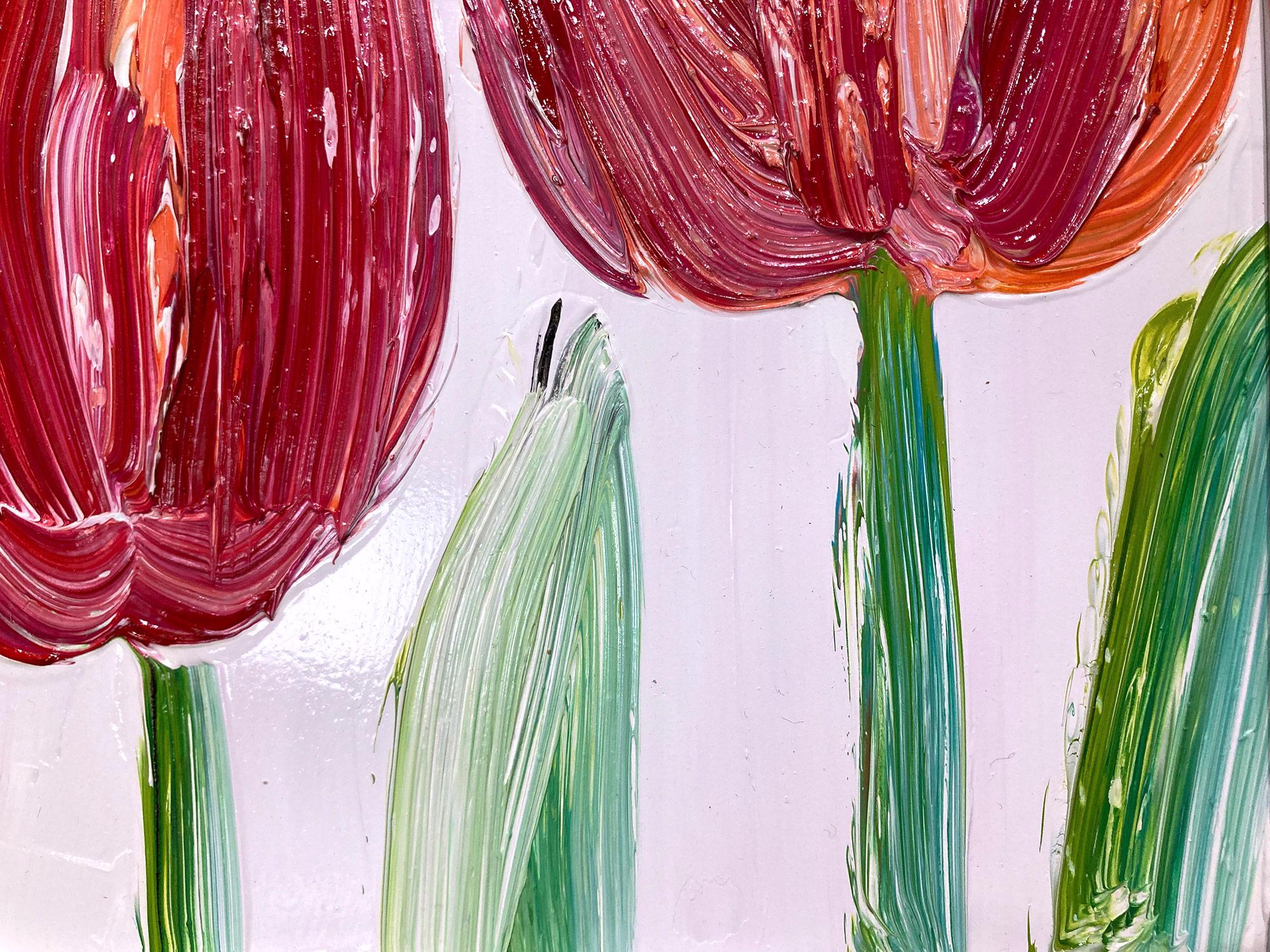 Peinture à l'huile rouge « Double Tulips » sur fond lavande souple, encadrée en vente 1