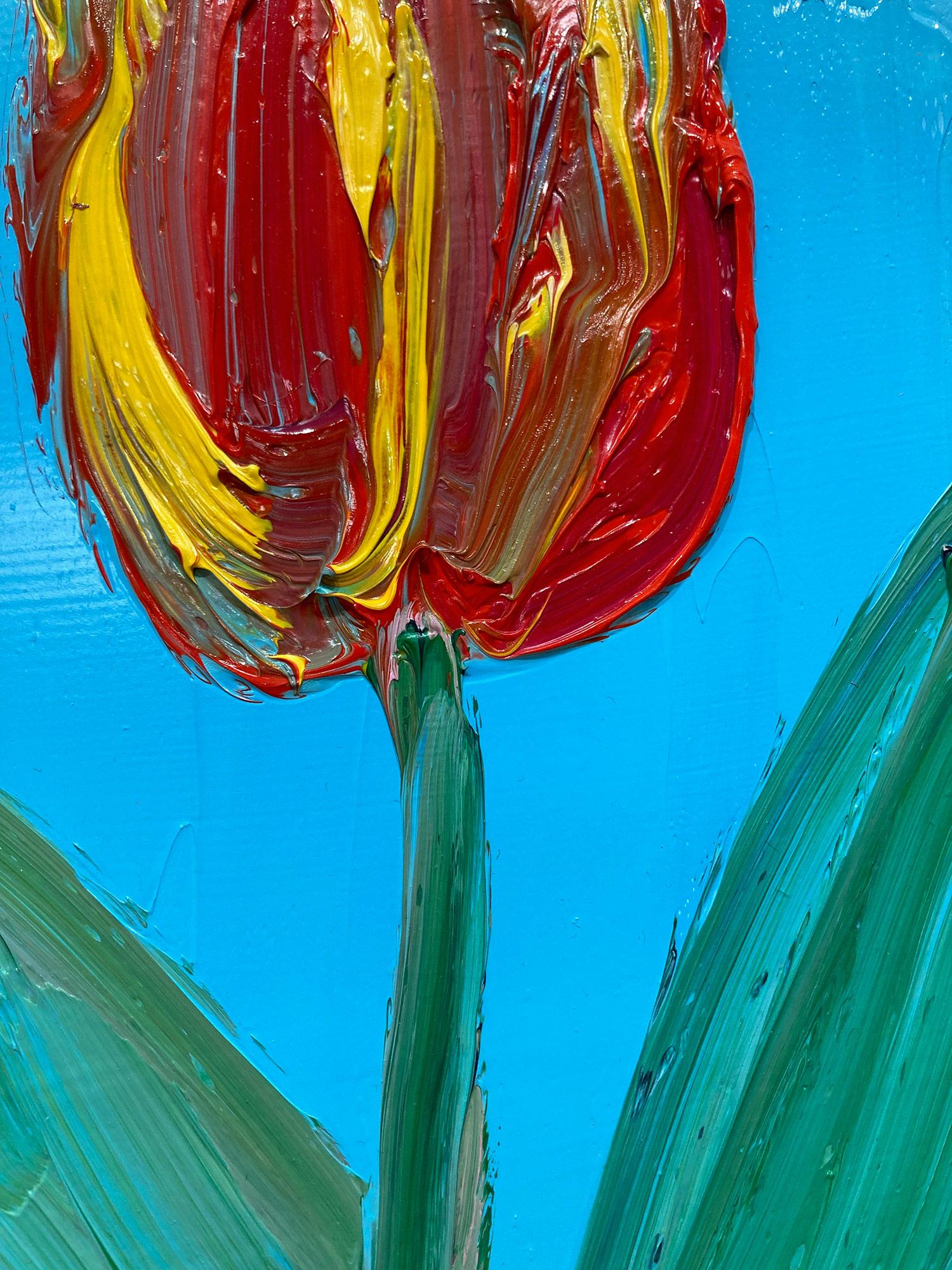„Talley“ Rot-gelbe Tulpe auf keramischem blauem Hintergrund, Ölgemälde, gerahmt im Angebot 2