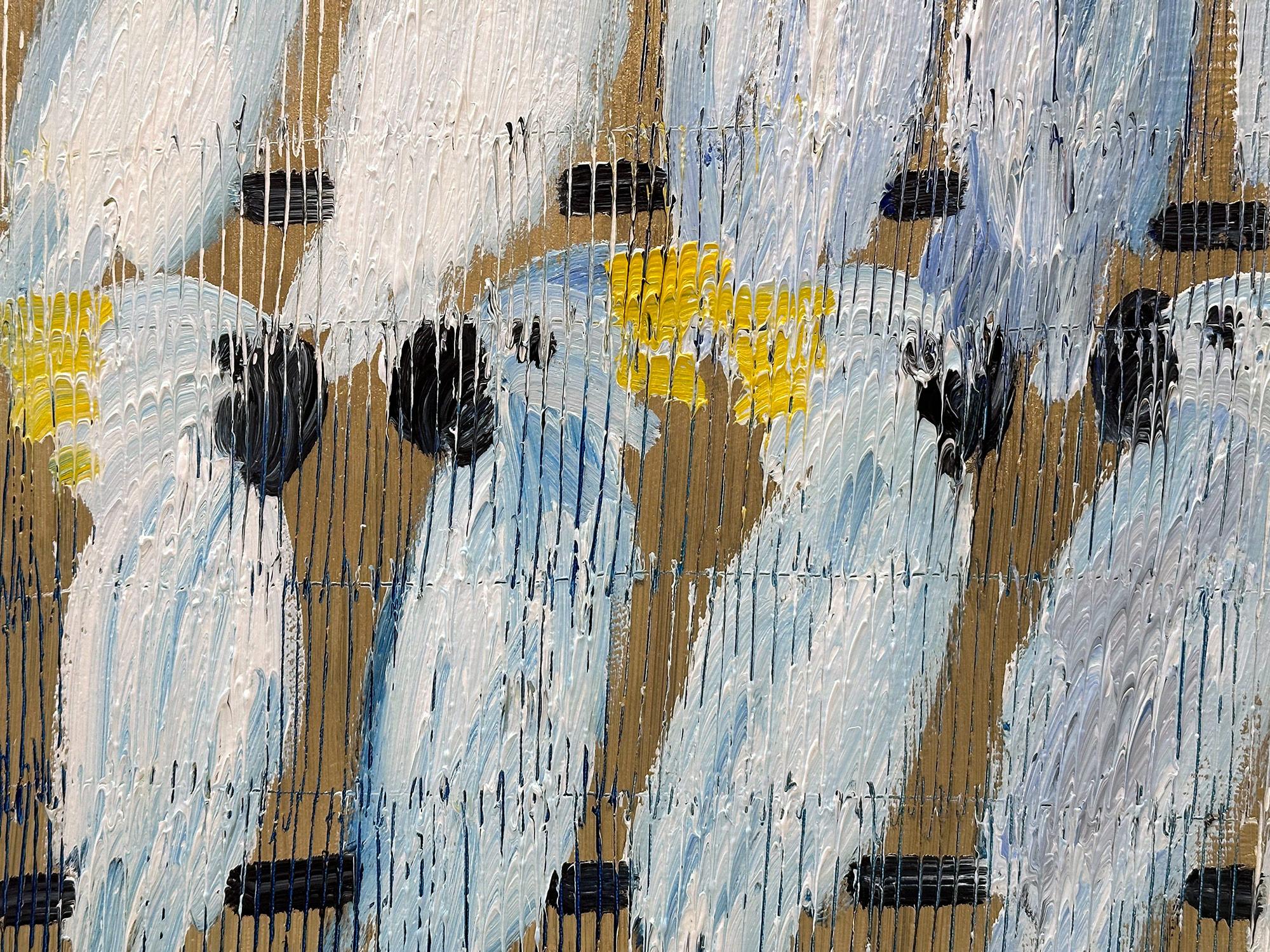 Una meravigliosa composizione di uno dei soggetti più iconici di Slonem, i cacatua. L'uso massiccio della pittura è riconoscibile in quanto l'artista ricopre uno strato dopo l'altro di cobalto, blu oltremare e bianco con uno sfondo ricco d'oro. An