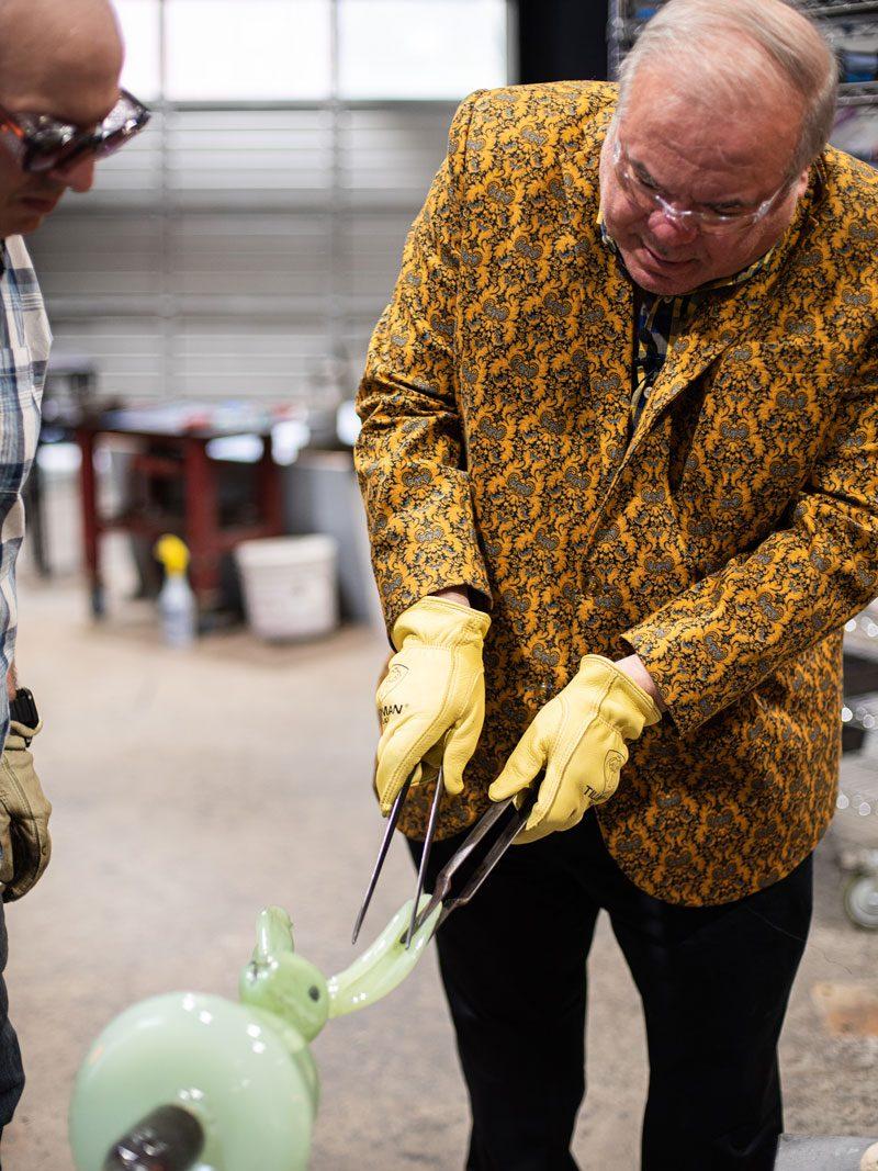 From canvas to kiln, Hunt Slonem brings his signature subject to life like never before. This wonderful hand-blown sculpture depicts one of Slonem's signature bunnies in an iridescent pink glass. Slonem’s new blown-glass sculptures are a sublime