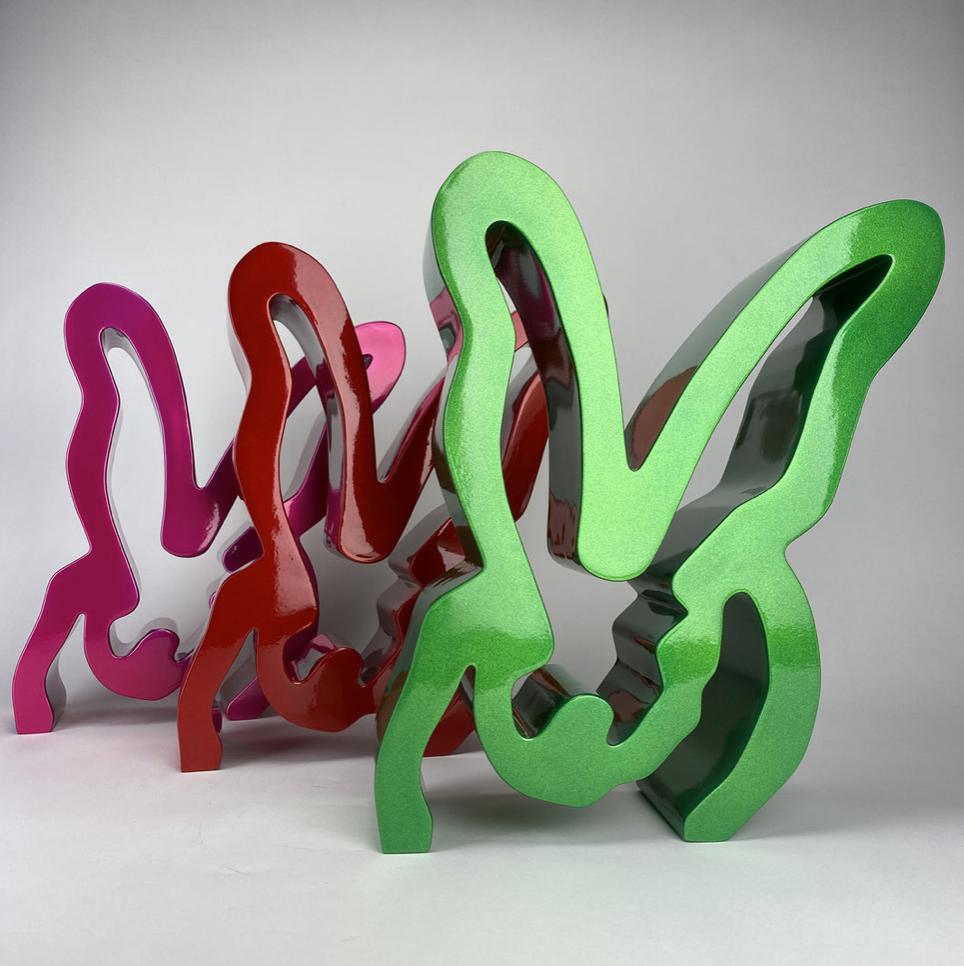 Saturia - Contemporary Sculpture by Hunt Slonem