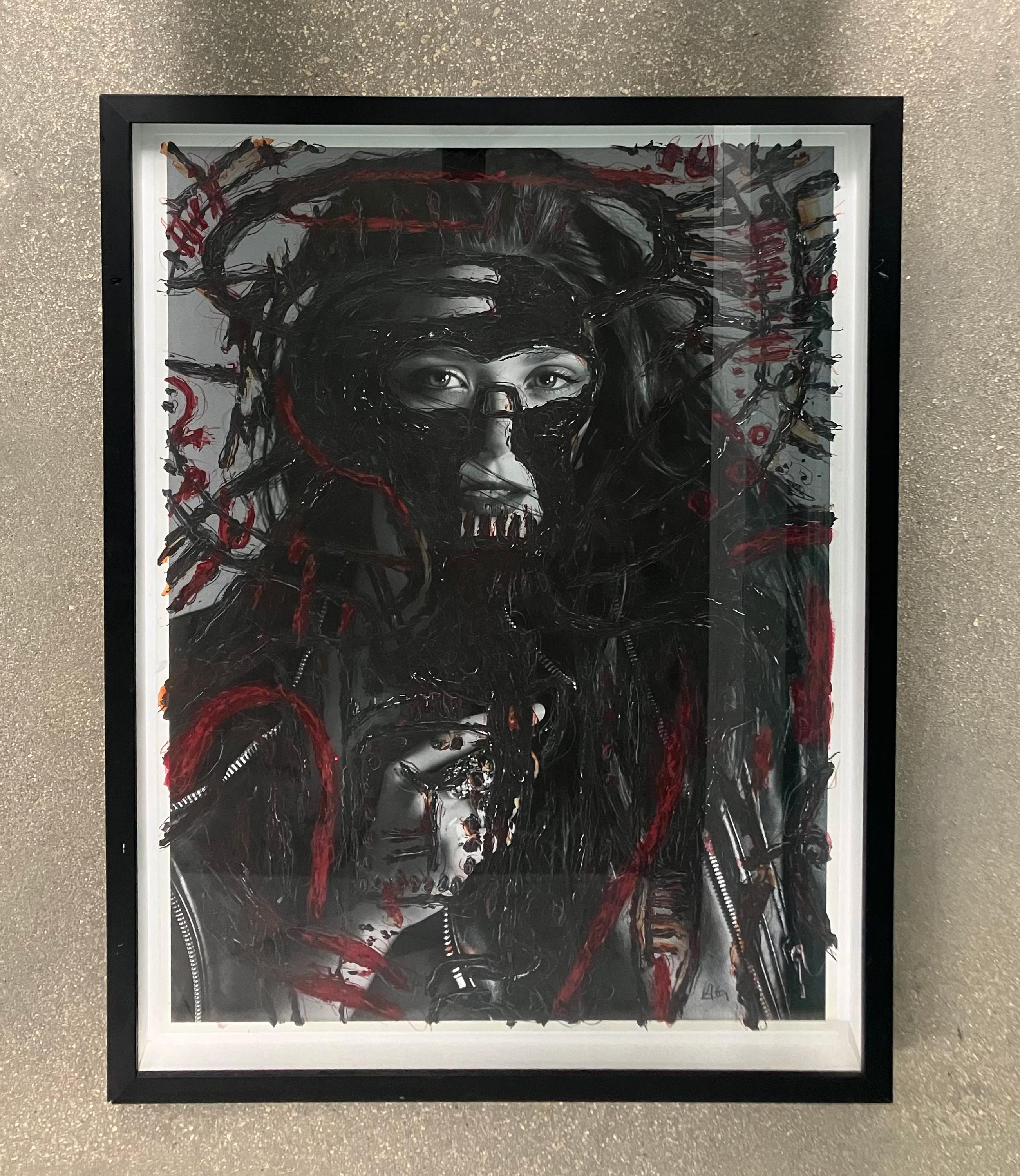 Pharrell en blanco y negro y, Elizabeth Olsen, Díptico. Intervienen los artistas. en venta 1