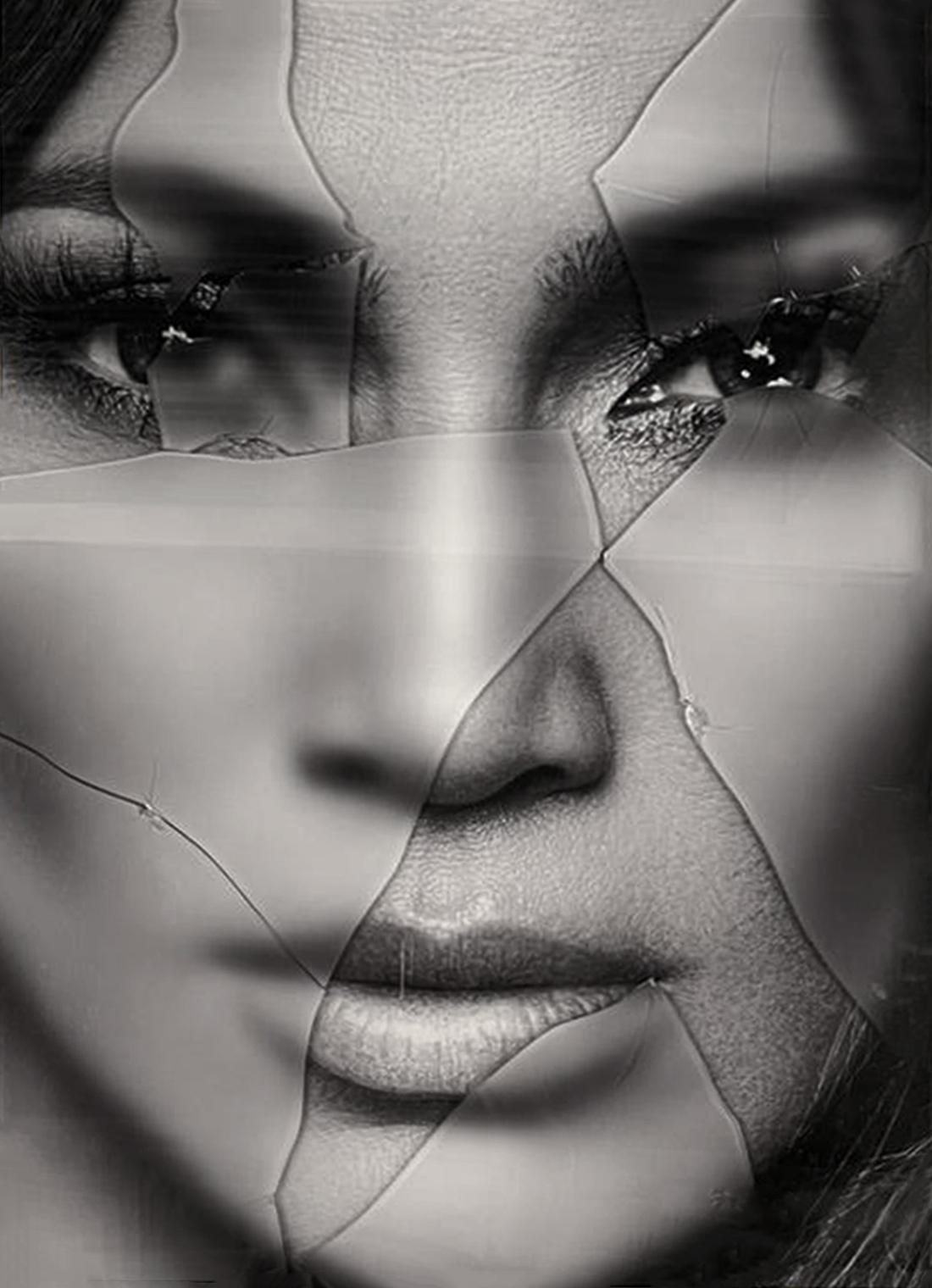 JLO Jennifer Lopez. Porträt Eingriff der Künstler. – Photograph von Hunter & Gatti