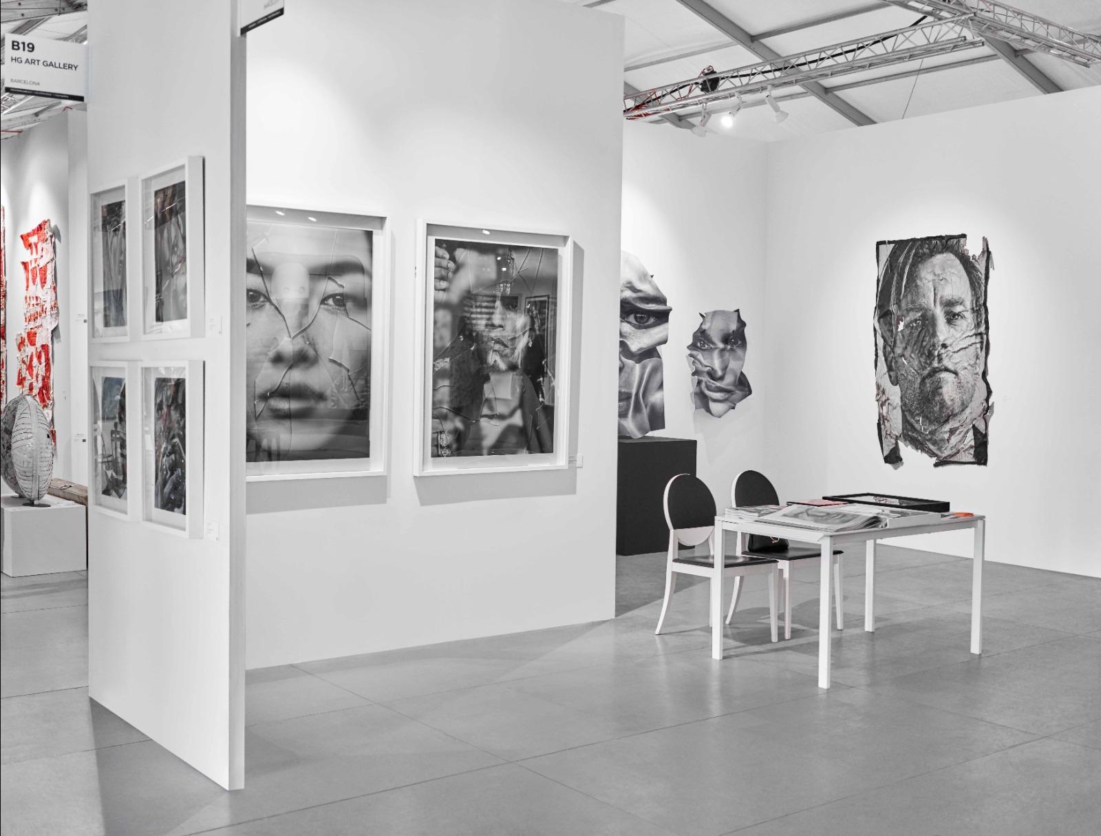 The artist's technique consists of the use of two prints, the first print is the original photography, and the second print is a blurry version of the image printed on glass. The glass version of the picture is shattered with an iron tool to be able