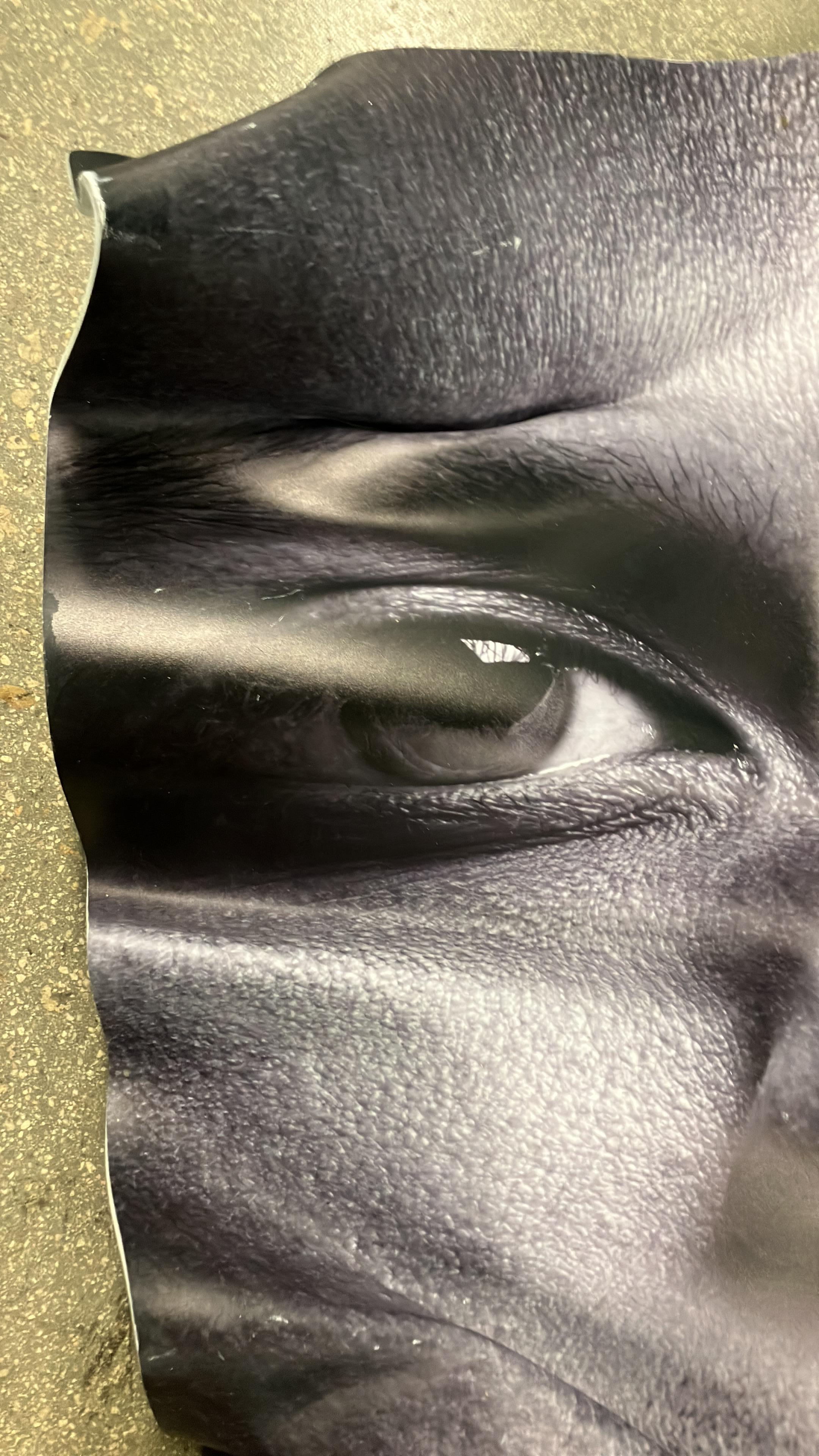 Bruno Mars. Dreidimensionale Wandskulptur-Porträt – Sculpture von Hunter & Gatti