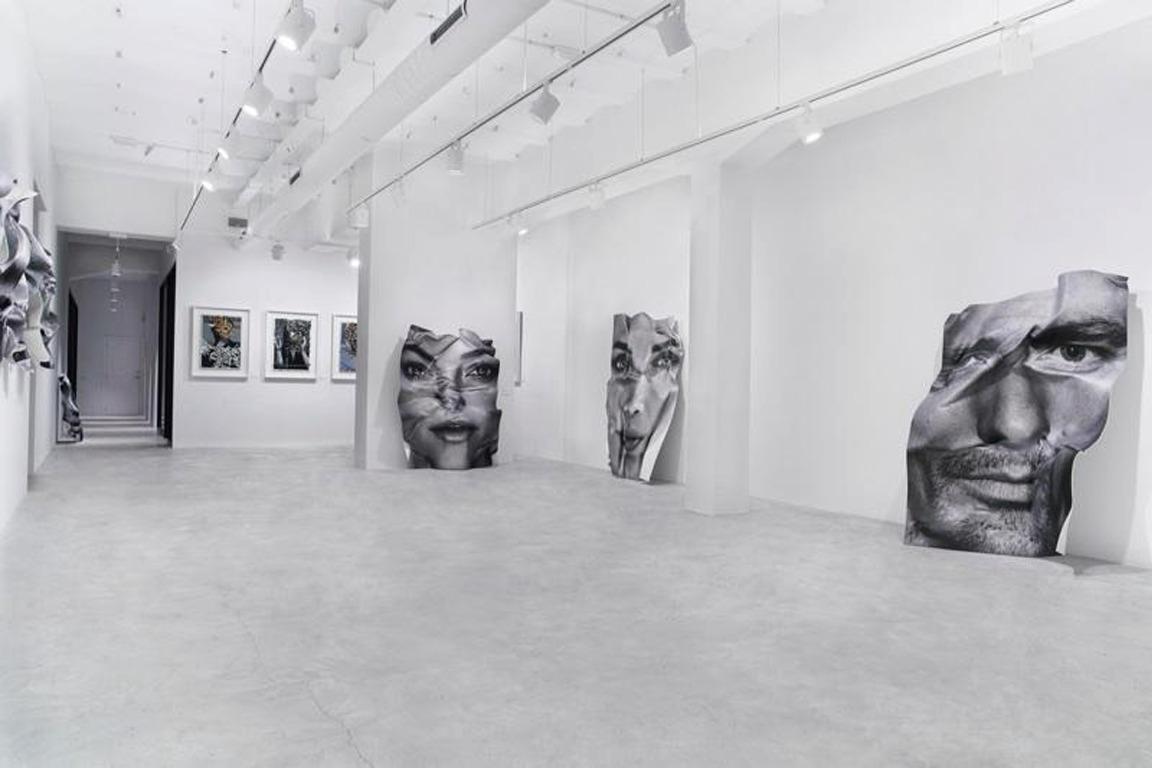 GIGI HADID. Wall Sculpture Tridimensional Portrait For Sale 4