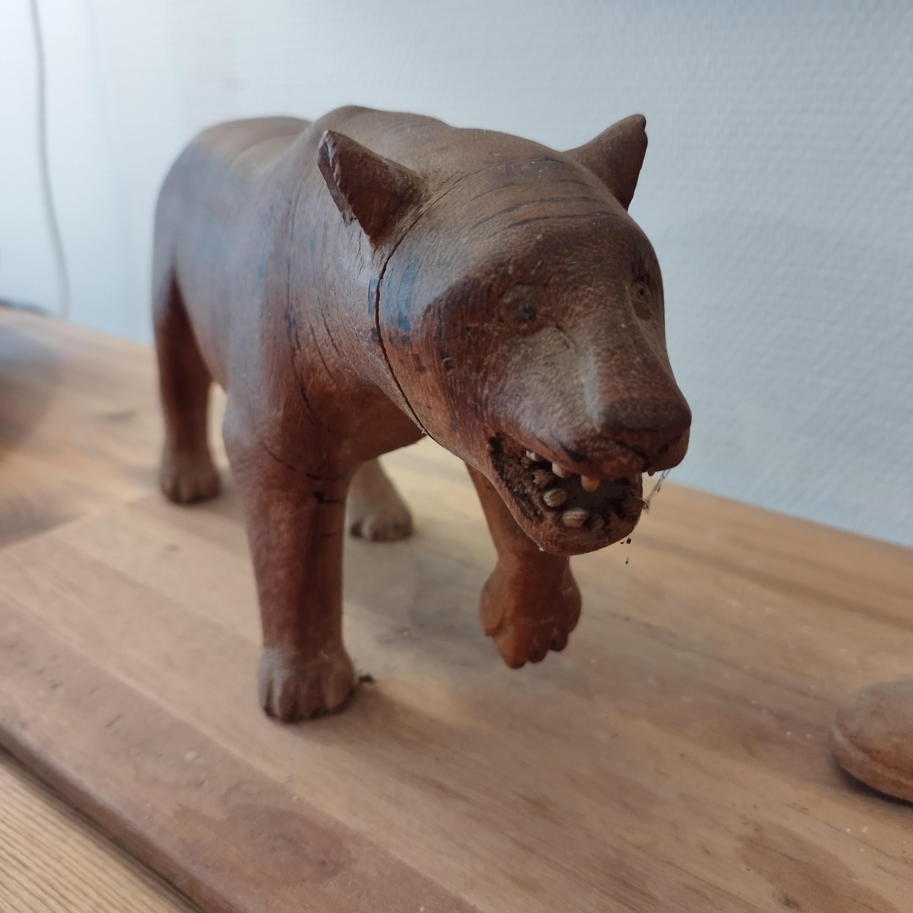 French Hunter and tiger wooden sculpture For Sale