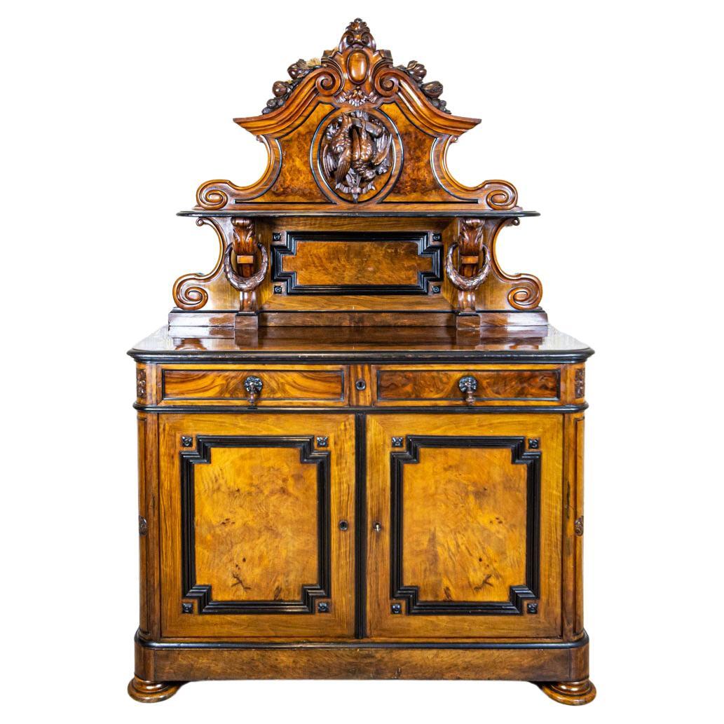 Hunter Commode from the Mid 19th Century in Walnut Veneer For Sale