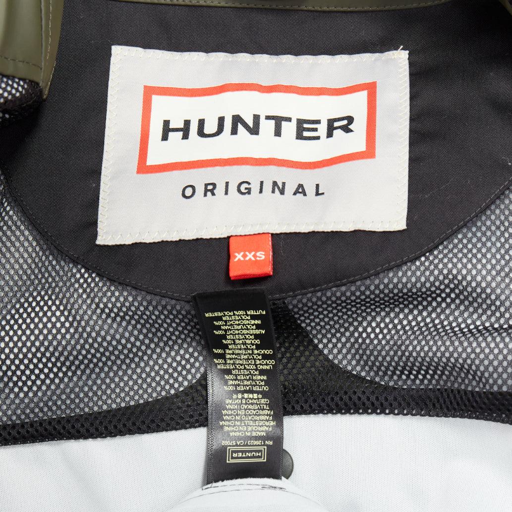 HUNTER Original veste de pluie à fermeture éclair vert olive foncé caoutchouté blanc XXS en vente 5