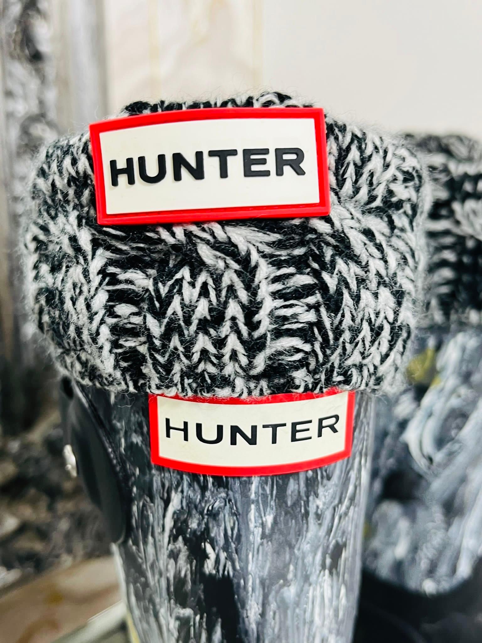 Hunter Original Short Marble Wellington Boots & Socks For Sale 3