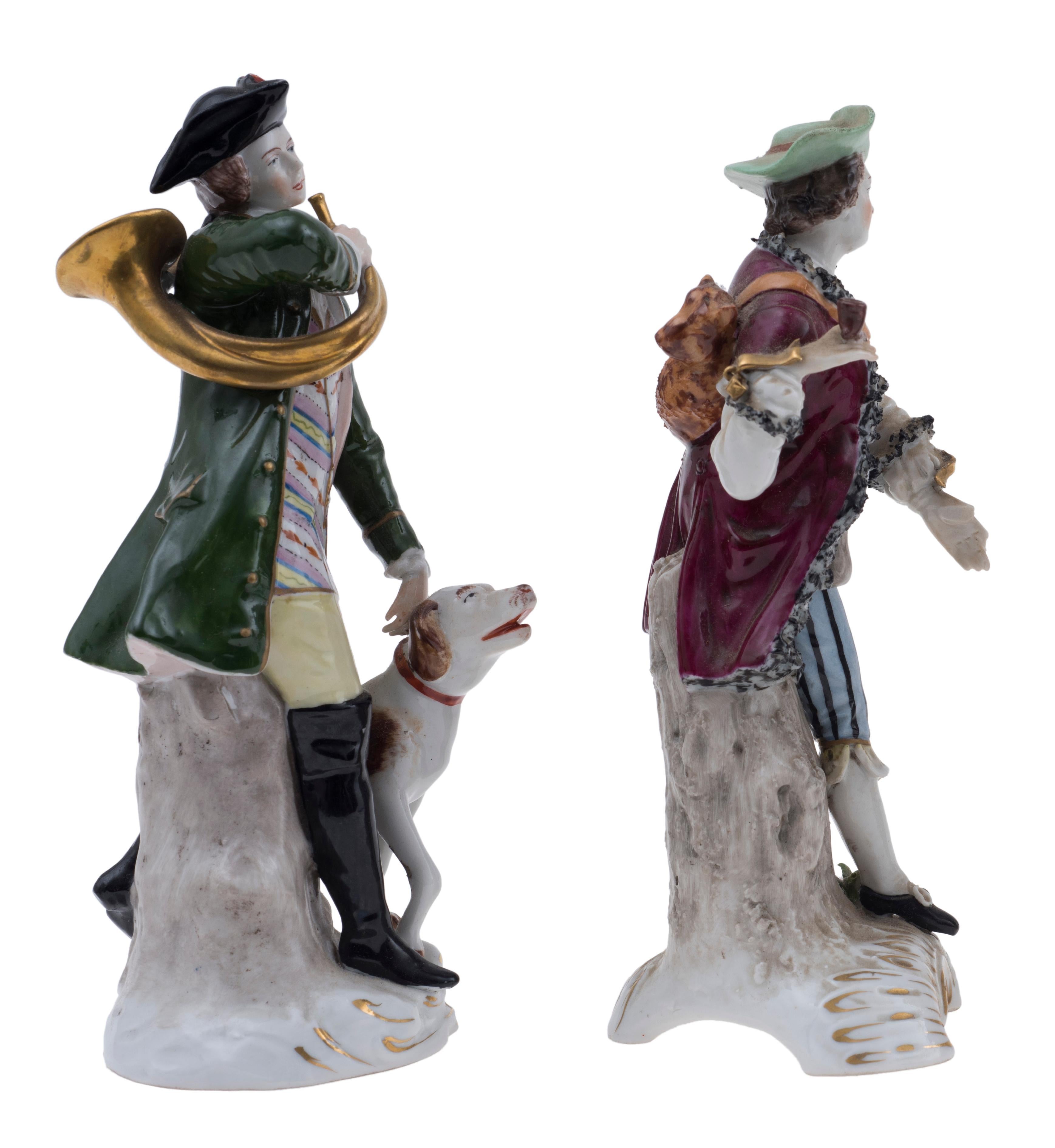 Hunters is an original decorative porcelain object realized at the end of the 19th century.

Beautiful pair of polychrome porcelain figurines with gold highlights. Under the base marked with Real Fabrica Napoli brand.

Good conditions.

This