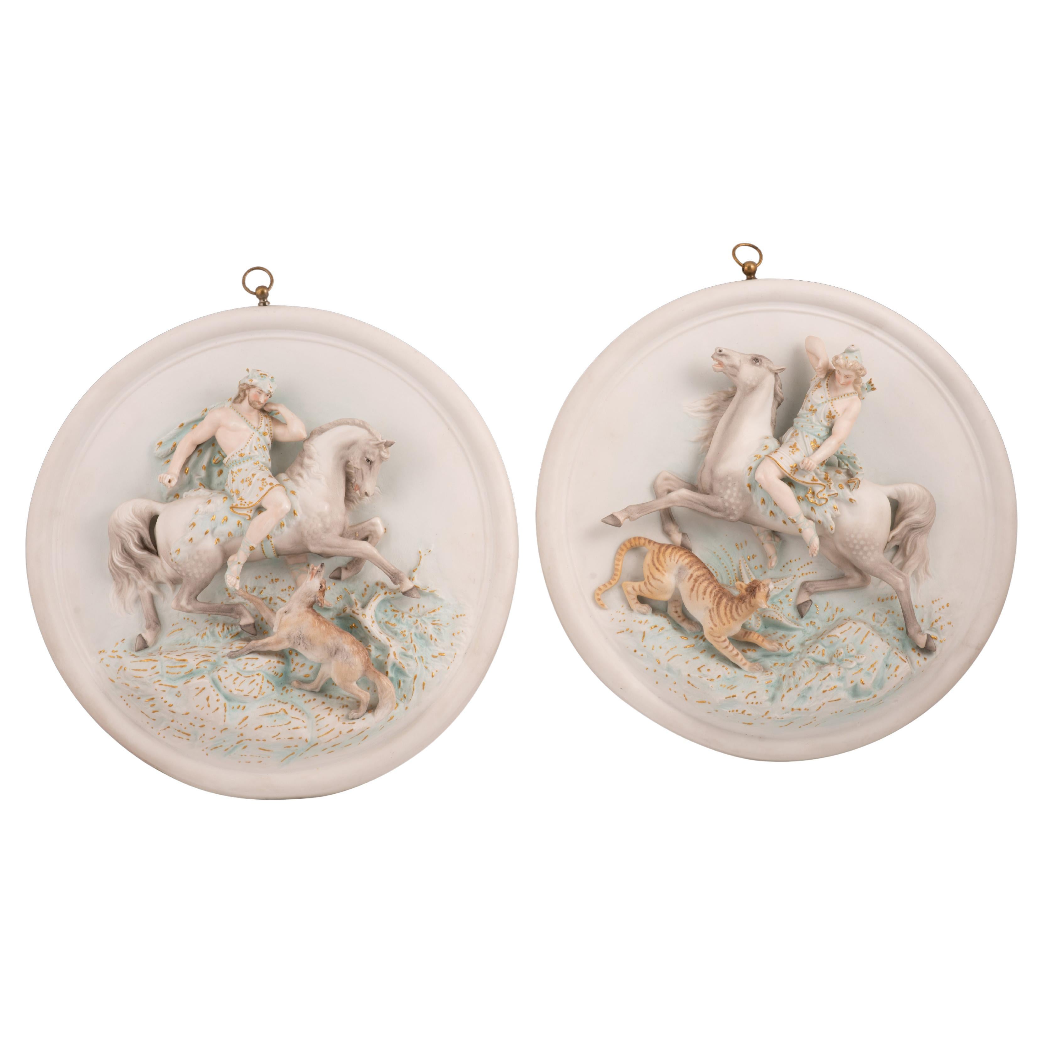 Hunters, paire de panneaux Porcelaine. Probablement Allemagne, 19e siècle.