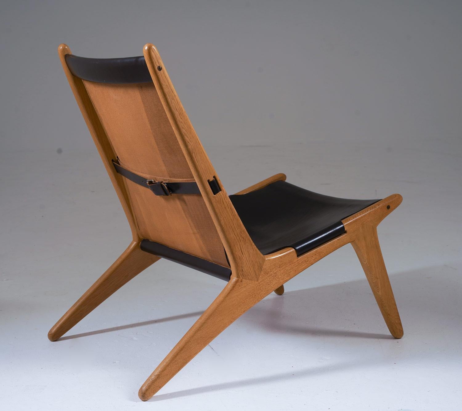 20th Century Hunting Chair 204 by Uno & Östen Kristiansson for Luxus, Sweden For Sale