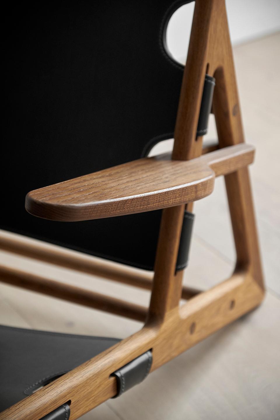 Contemporary Hunting Chair in Oiled Smoked Oak/Black Leather by Børge Mogensen for Fredericia For Sale