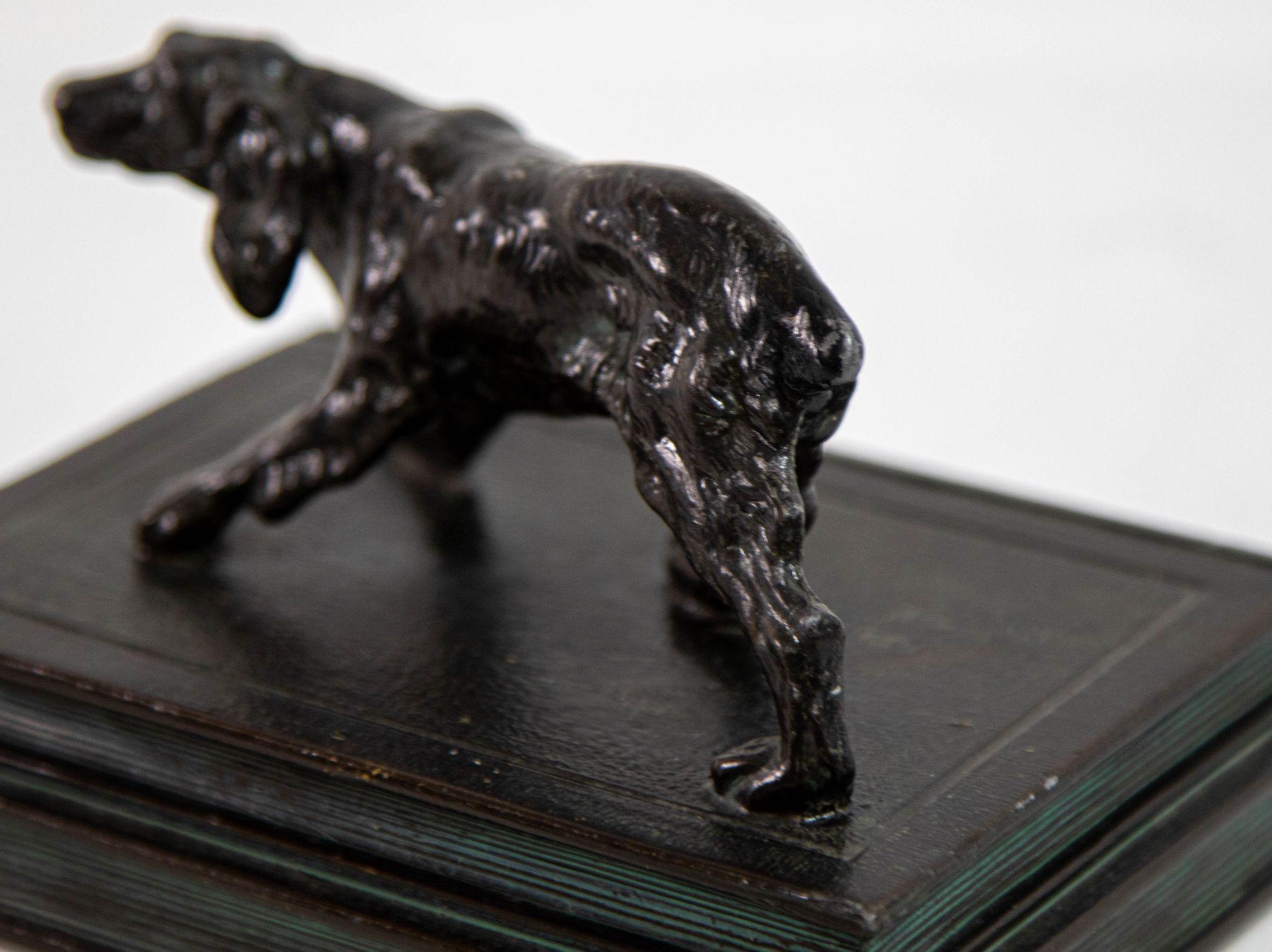 Bronze-Skulptur eines Jagdhundes mit Jagdhund im Jules Moigniez-Stil (20. Jahrhundert) im Angebot