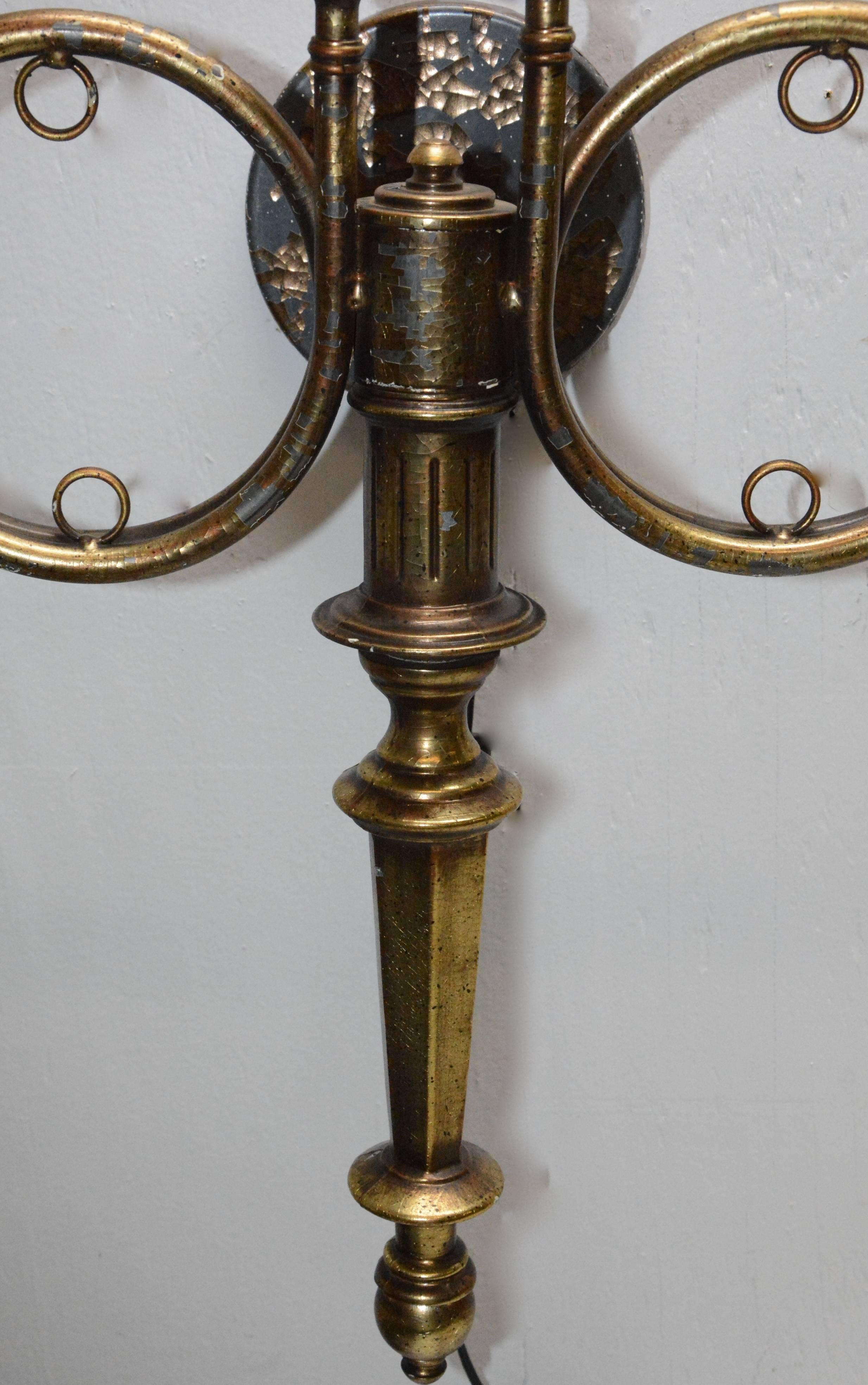 Hunting Horn Electrified Wall Sconce In Fair Condition For Sale In Cookeville, TN