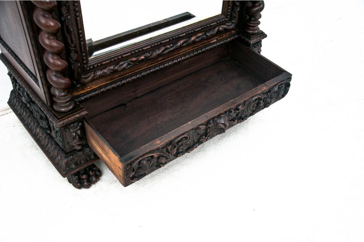 Français Armoire de chasse, France, vers 1890. en vente