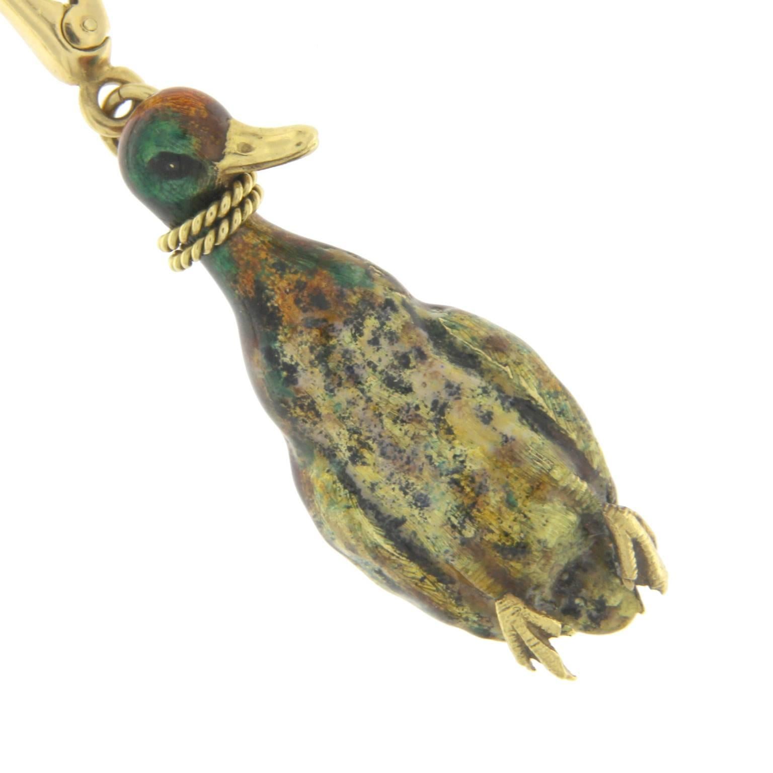Collana in oro giallo 18 carati con animali smaltati (tema della caccia) in vendita 1