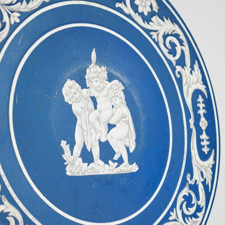 20th Century Huntley Boorne & Stevens Mid Century ‘Wedgwood Jasperware’ Biscuit Tin 1950s For Sale