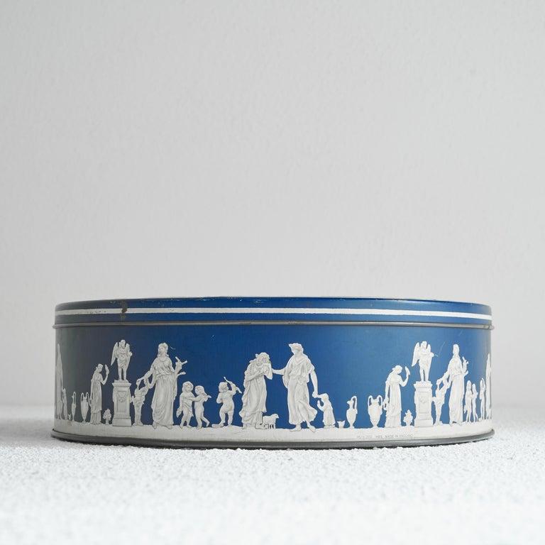 Metal Huntley Boorne & Stevens Mid Century ‘Wedgwood Jasperware’ Biscuit Tin 1950s For Sale