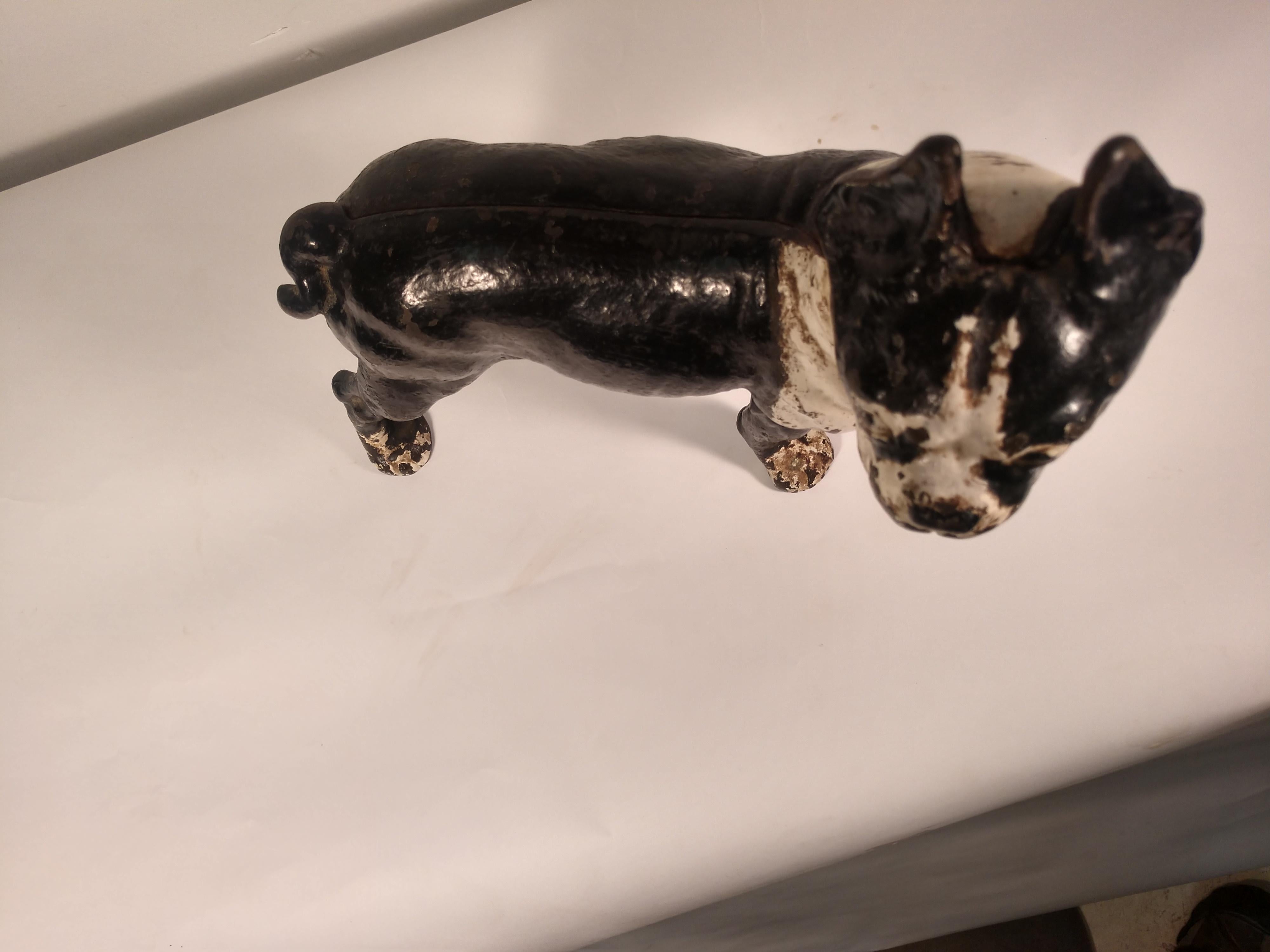 Fabulous cast iron bulldog doorstop by Hubley c1925.
Seem to be original paint, definitely not recent. Have another bulldog in a different listing.
.