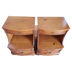 Comodini a 2 cassetti in pino massiccio di Huntley Furniture, circa anni '40