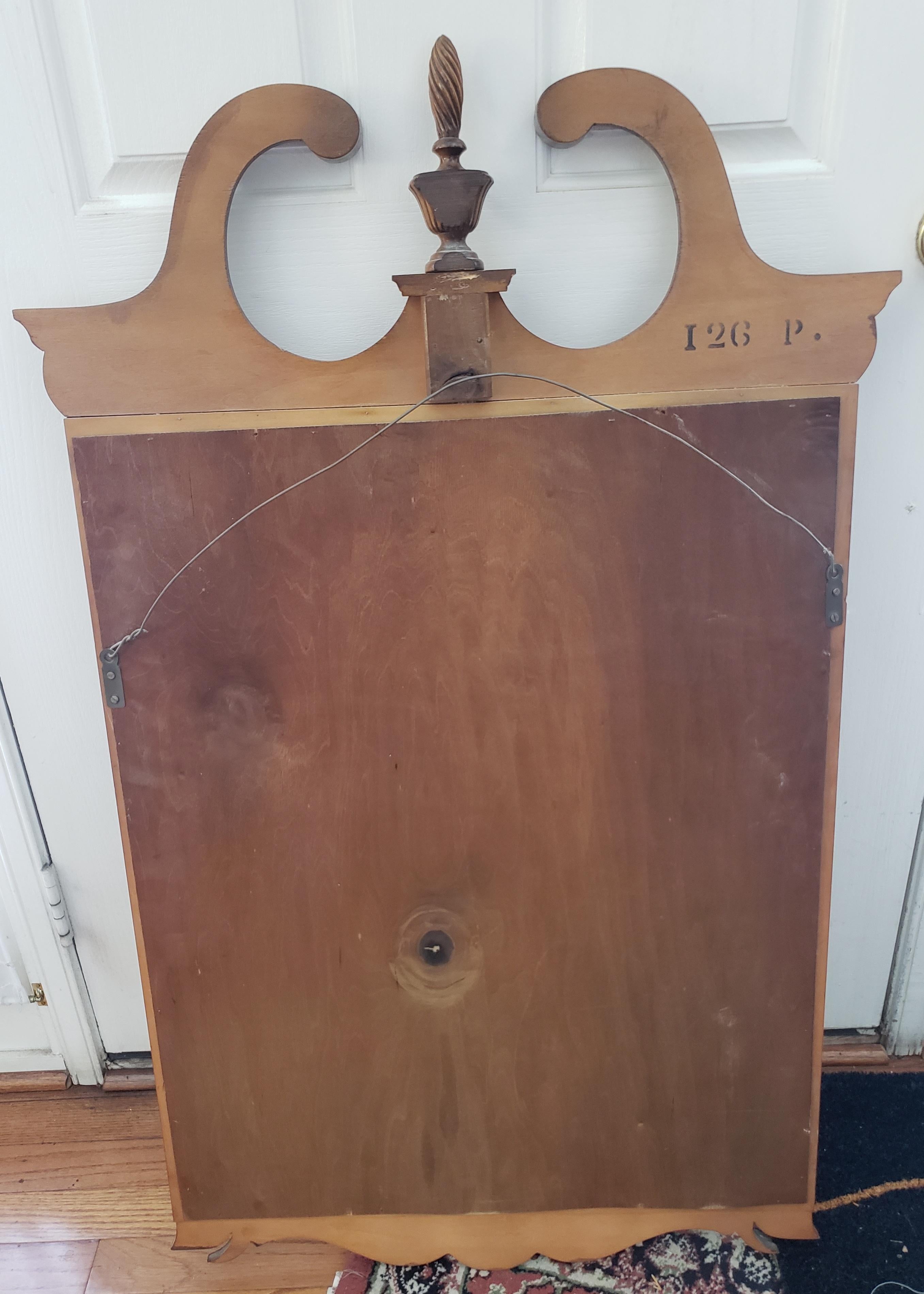 Huntley Thomasville Maple Chippendale Carved Urn Mirror, Circa 1940s In Good Condition For Sale In Germantown, MD