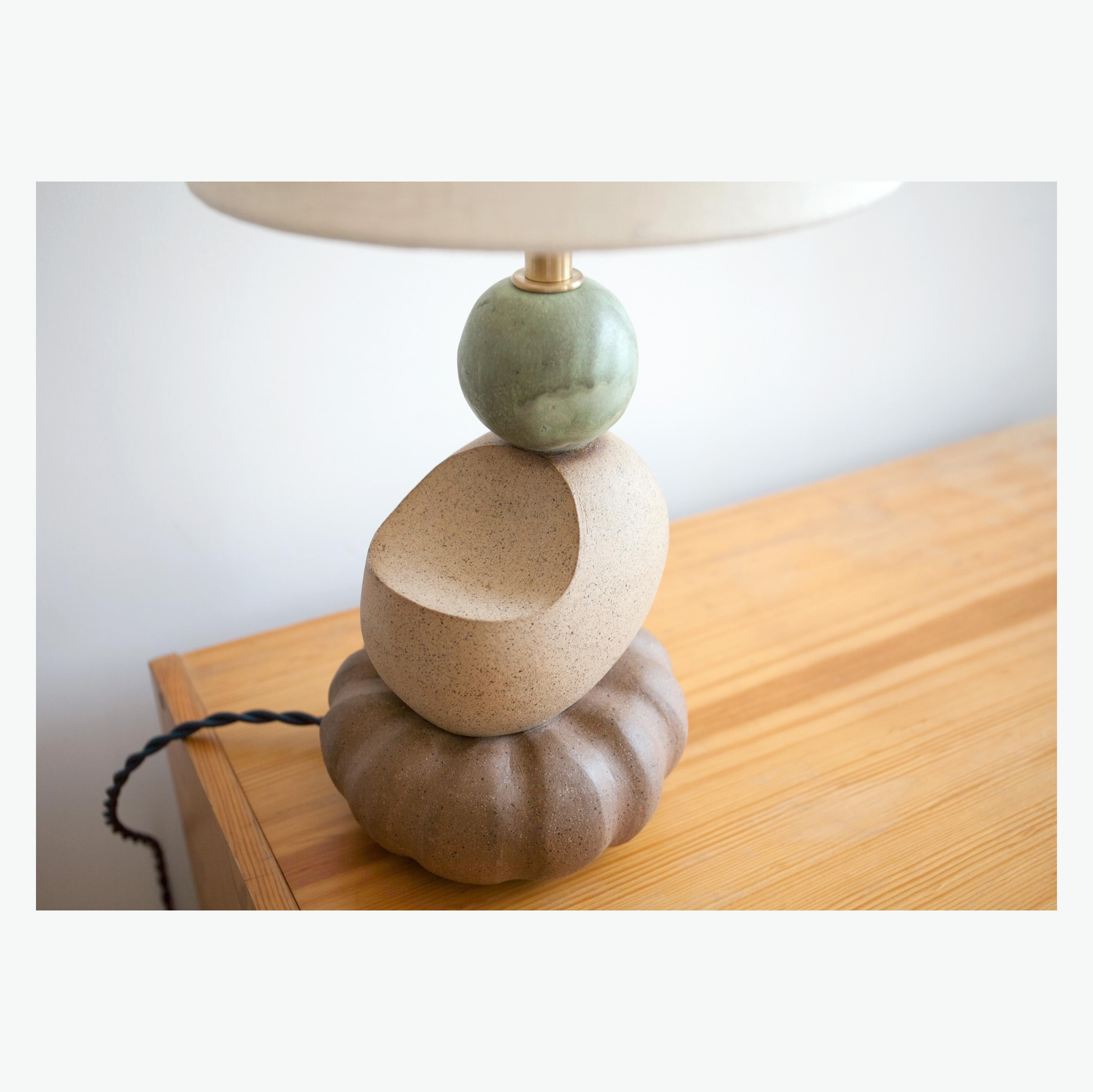 Americano Lampada Huron, scultura postmoderna contemporanea in ceramica fatta a mano, unica nel suo genere in vendita