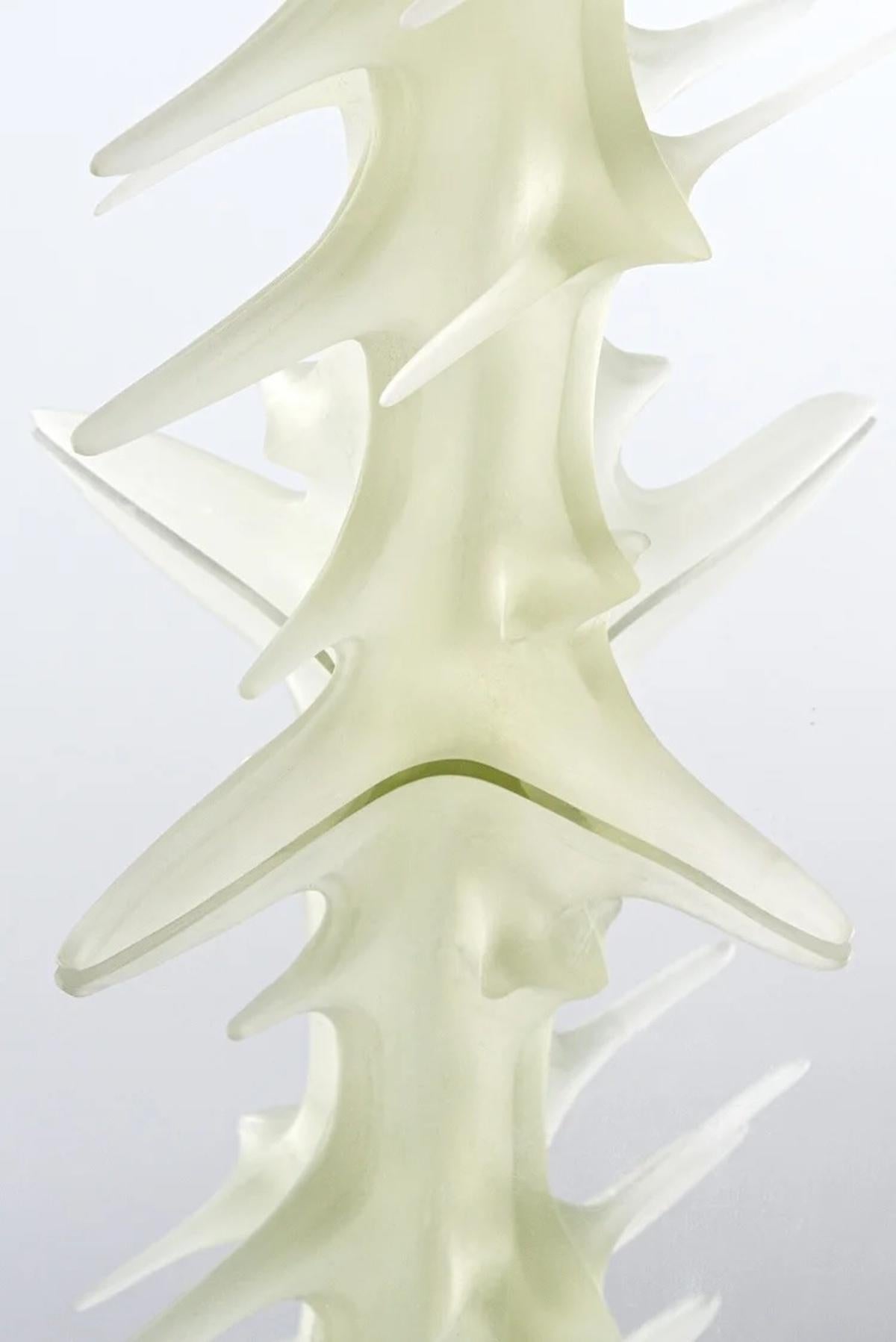 Hurts Like Heaven Scultura moderna in scala in resina verde di Karen Atta In condizioni Nuovo in vendita a New York, NY