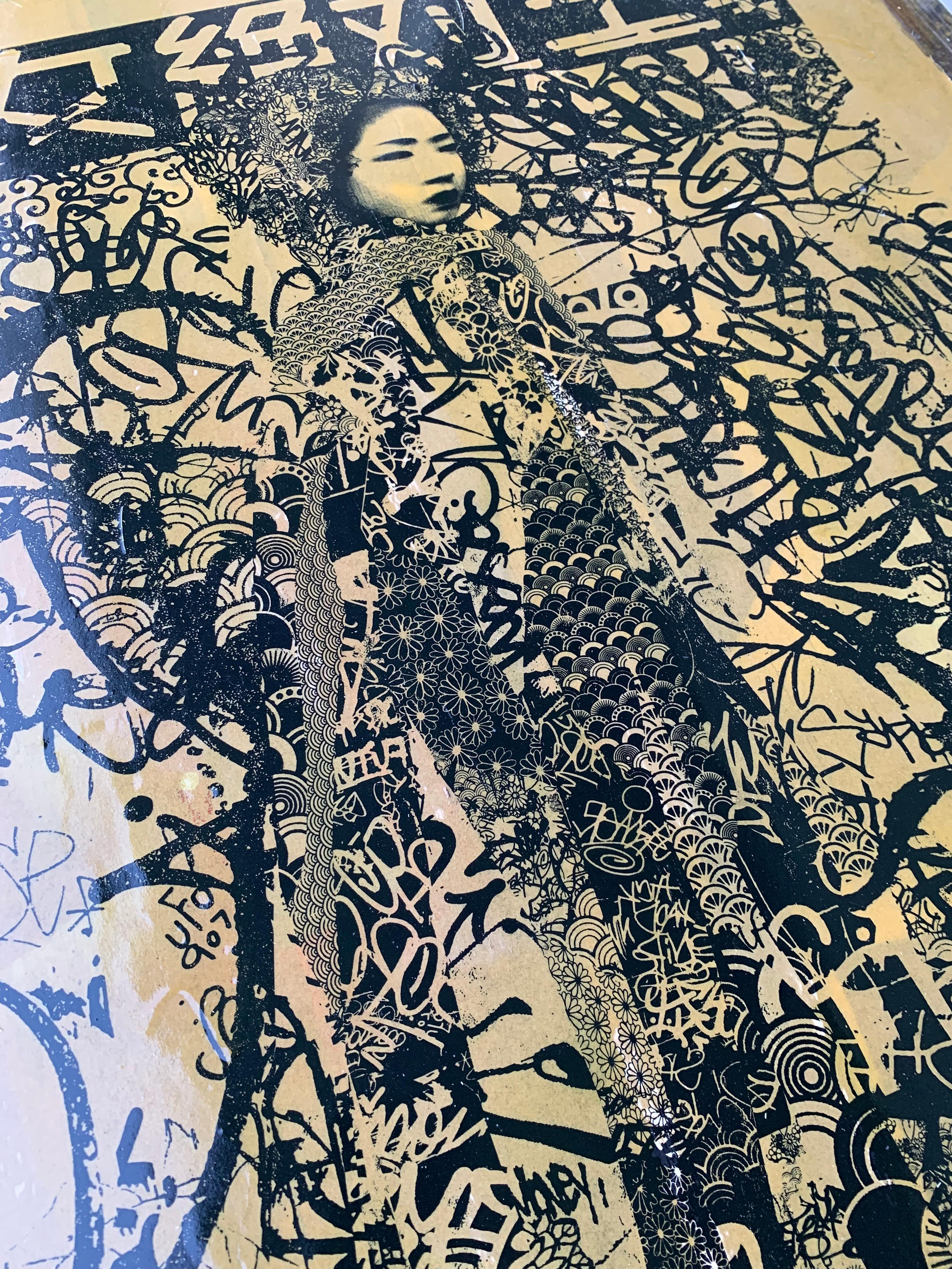 Chica Geisha, Serigrafía a una tinta sobre papel de pasta de trigo sobre madera en venta 1