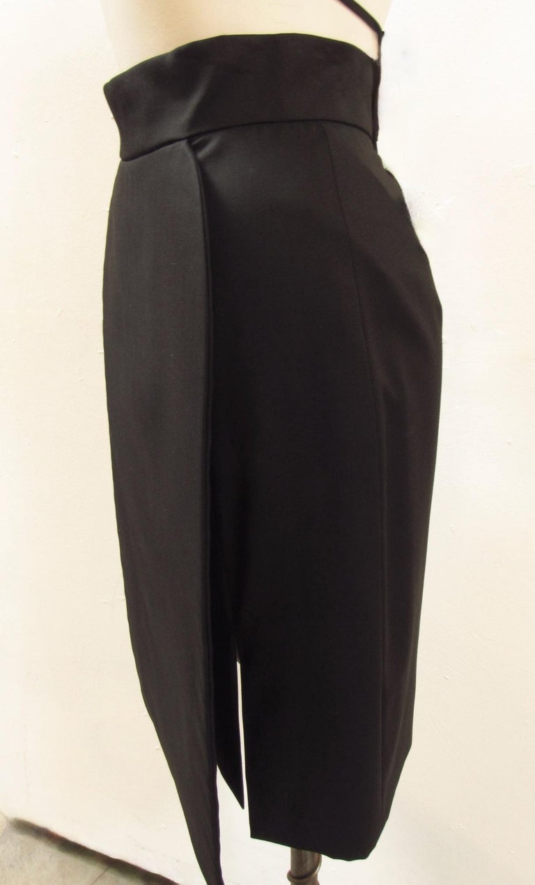 Hussein Chalayan Black Round Skirt In New Condition For Sale In Laguna Beach, CA