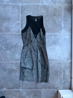 Hussein Chalayan FW 2009 Vestido con estampado de grava